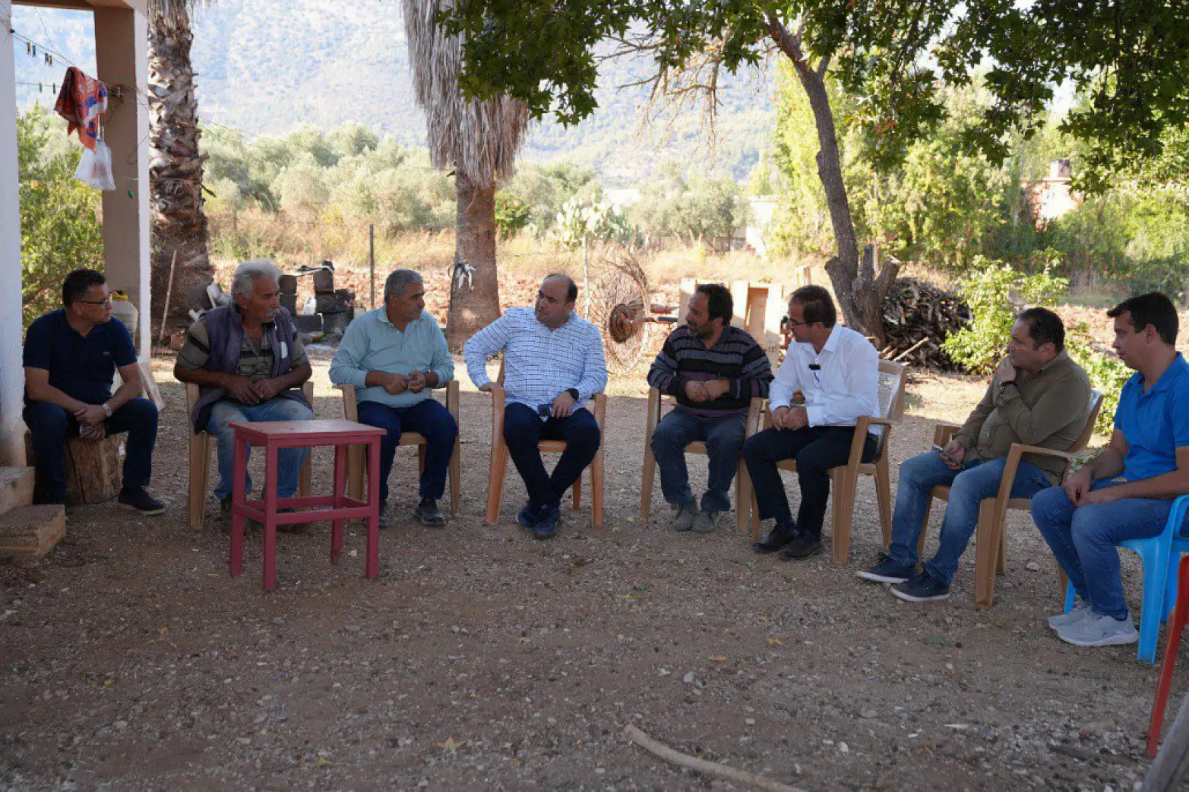 Başkan Akdenizli'den Çiftliği Yanan Aileye 'Geçmiş Olsun' Ziyareti