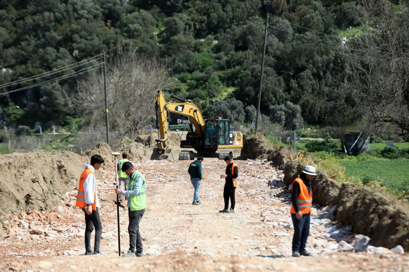 Muğla Büyükşehir'den Milas Kırsalına 80 milyonluk yol yatırımı