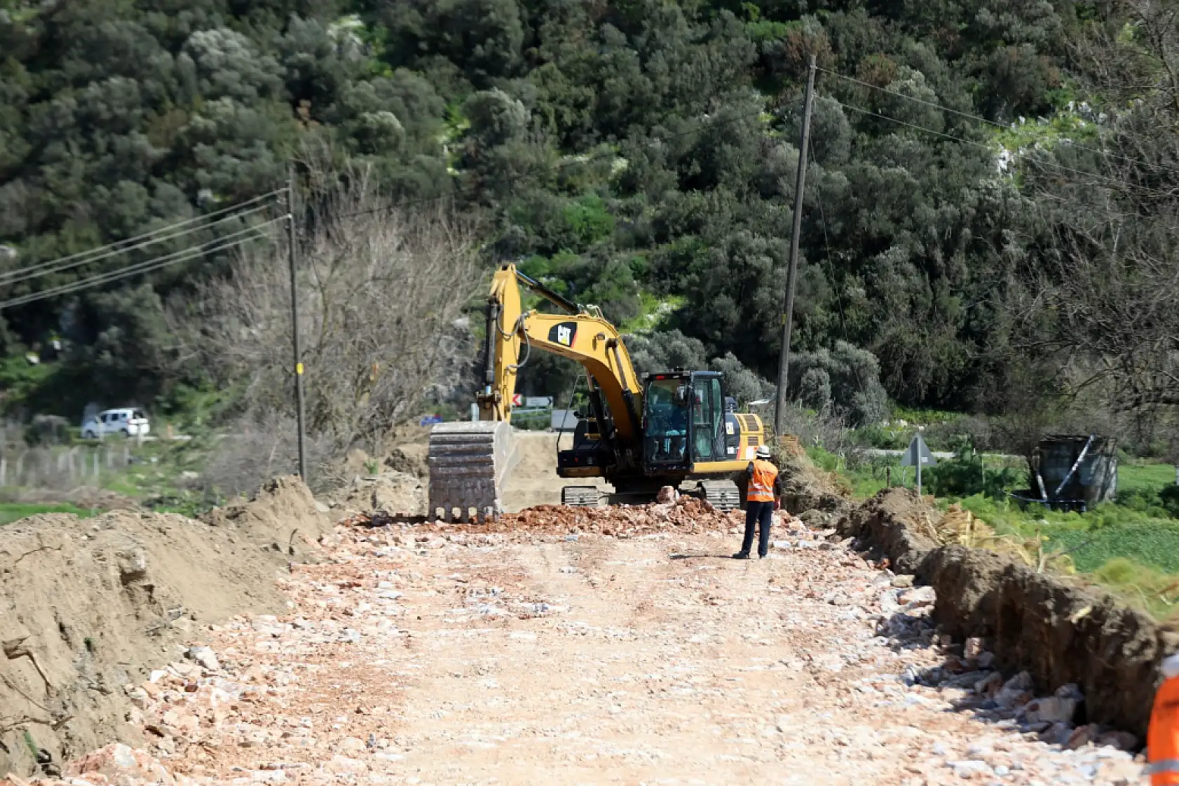 Muğla Büyükşehir'den Milas Kırsalına 80 milyonluk yol yatırımı