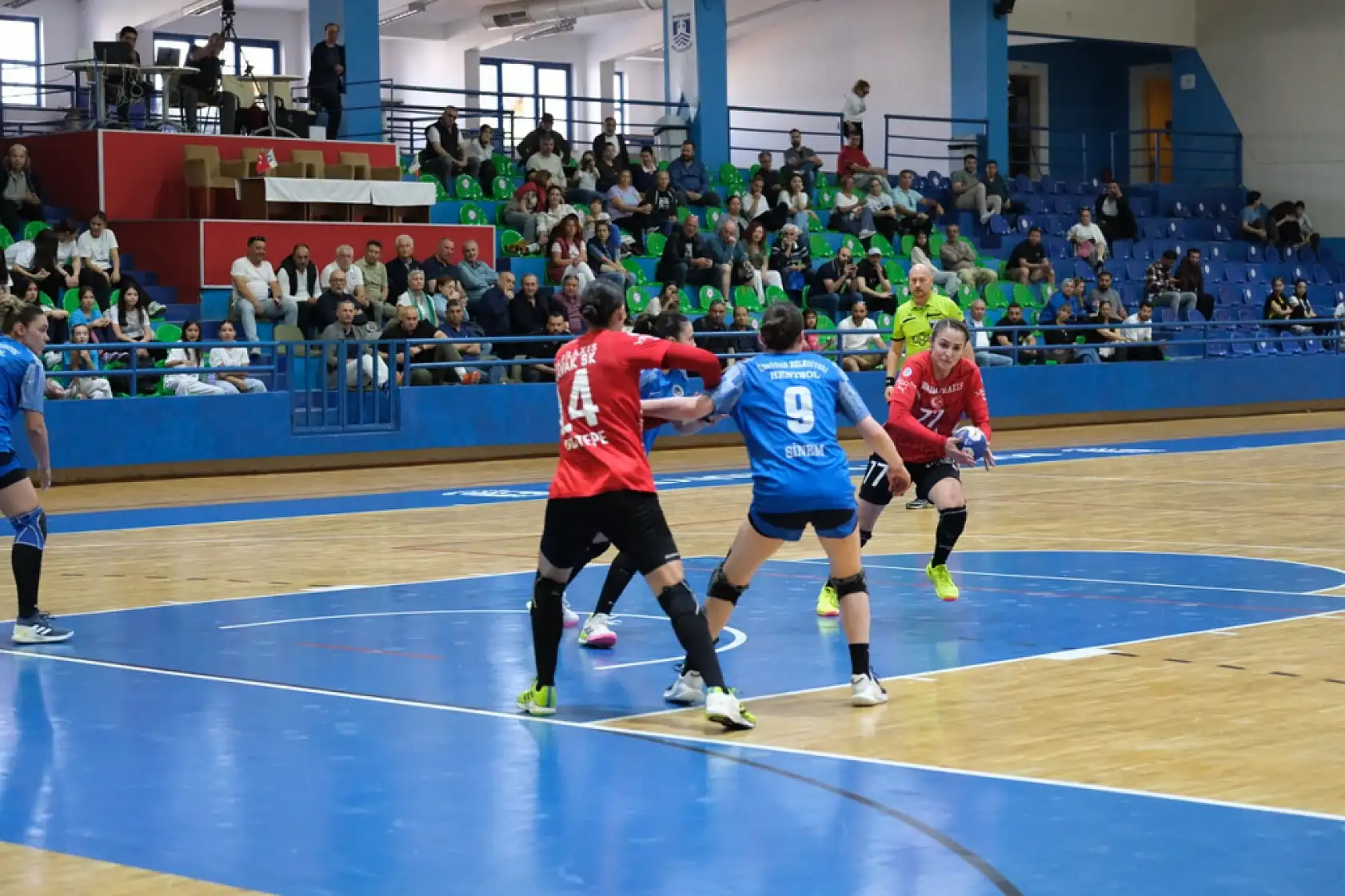 Yalıkavakspor yarı final serisinde farklı kazandı: Final için bir adım kaldı