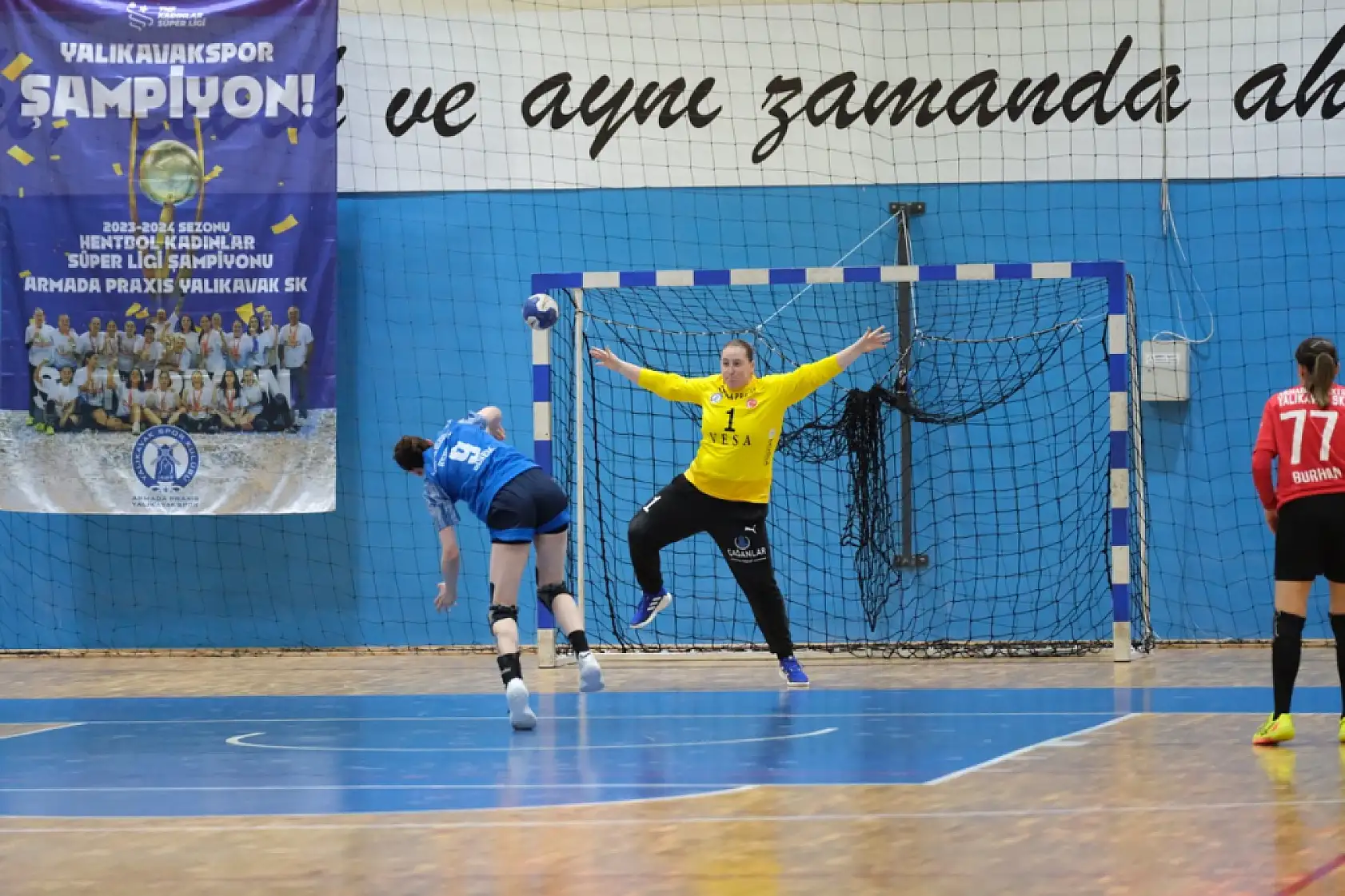 Yalıkavakspor yarı final serisinde farklı kazandı: Final için bir adım kaldı