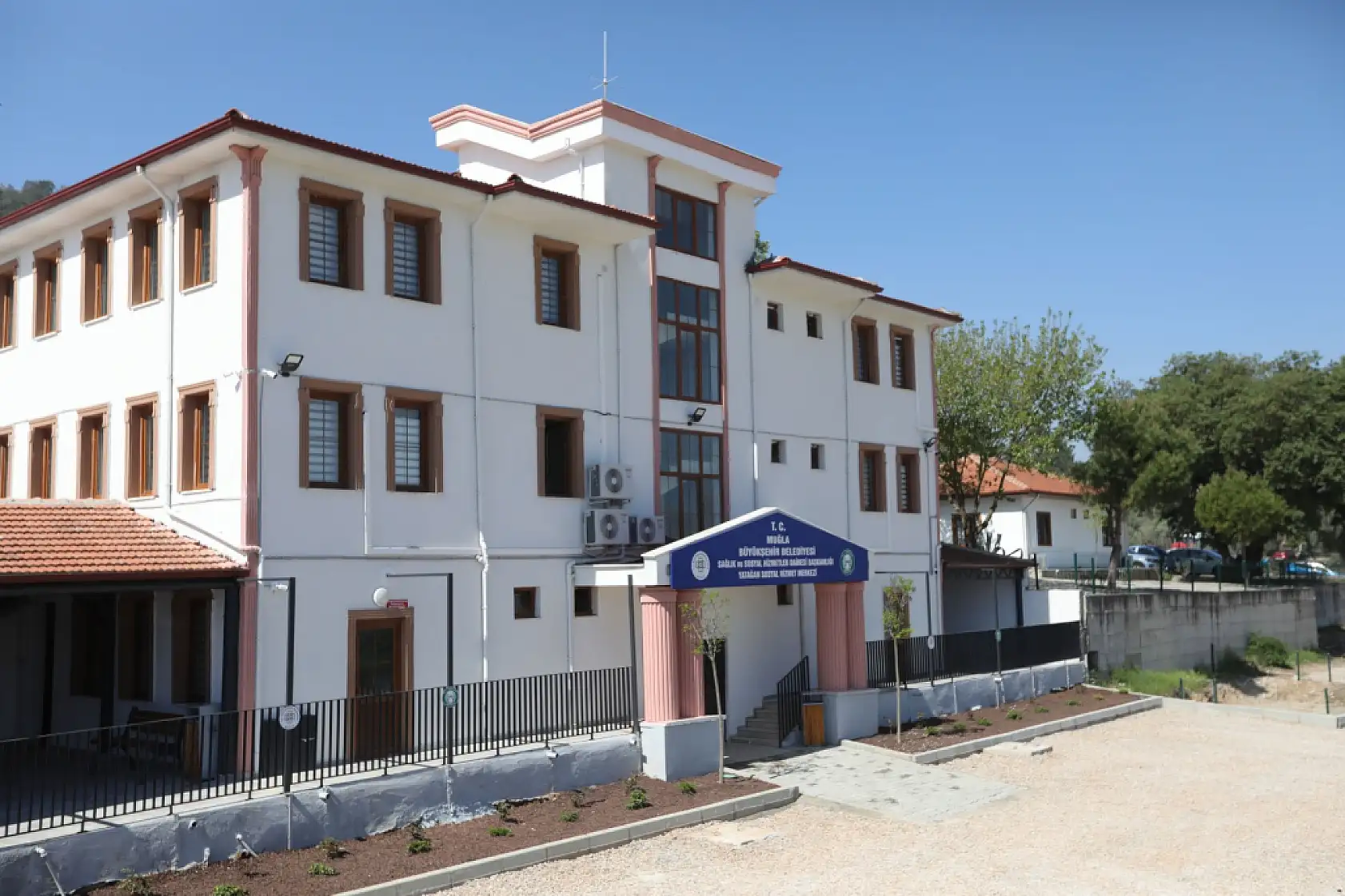 Büyükşehir ve Yatağan Belediyesi'nden Ortak Hizmet Hamlesi: Kadın Yaşam ve Sosyal Hizmet Merkezi Açıldı