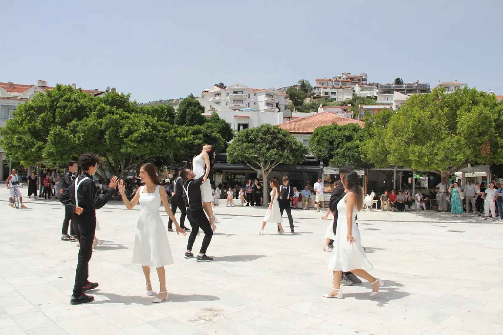AK Parti Muğla İl Başkanı Haluk Laçin, Datça'da bir dizi program gerçekleştirdi