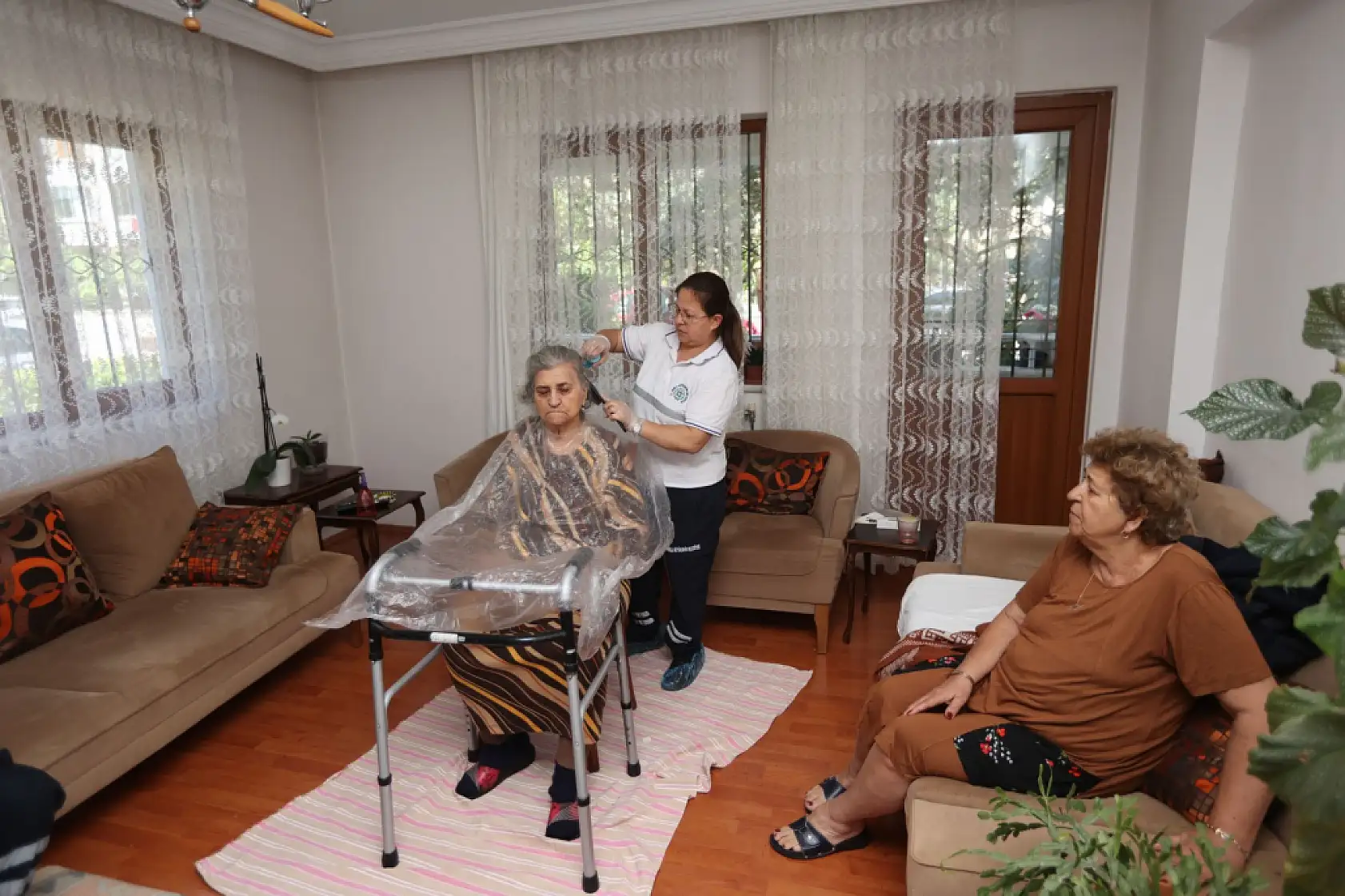 Büyükşehir'in Evde Bakım Hizmetiyle bayram sevinci kapıya geldi