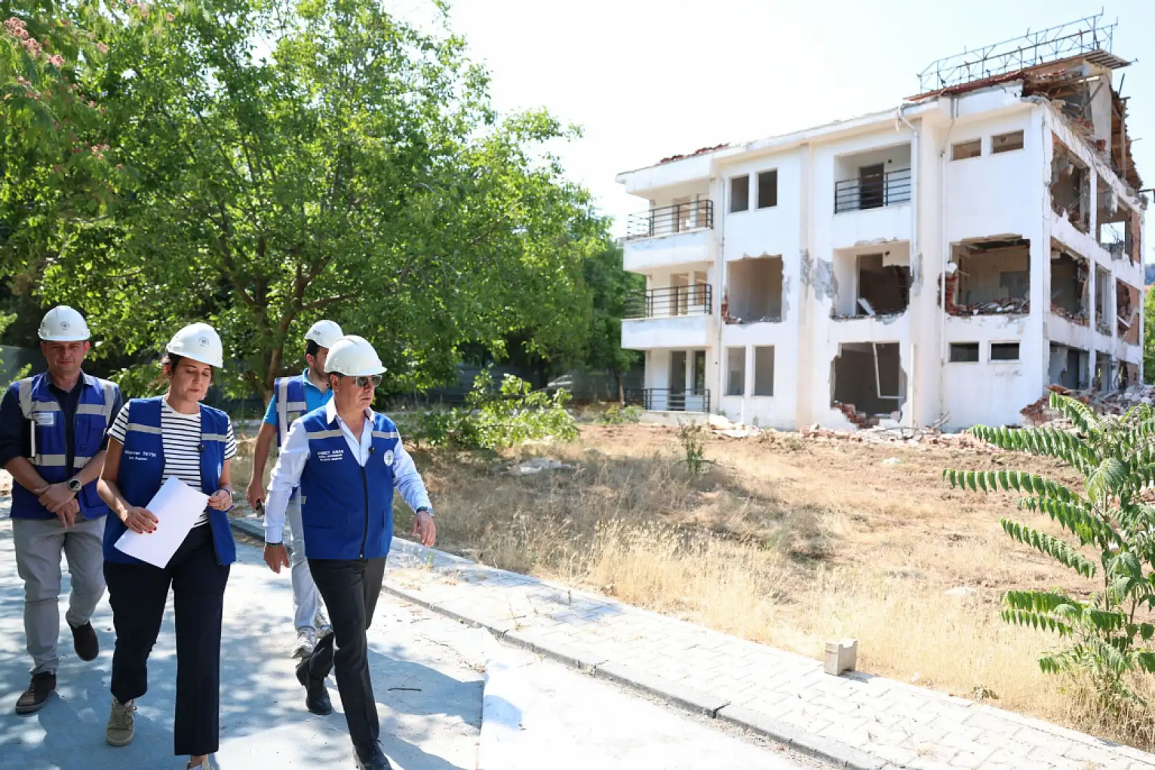Başkan Aras, Huzurevi Yenileme Çalışmalarını Yerinde Denetledi