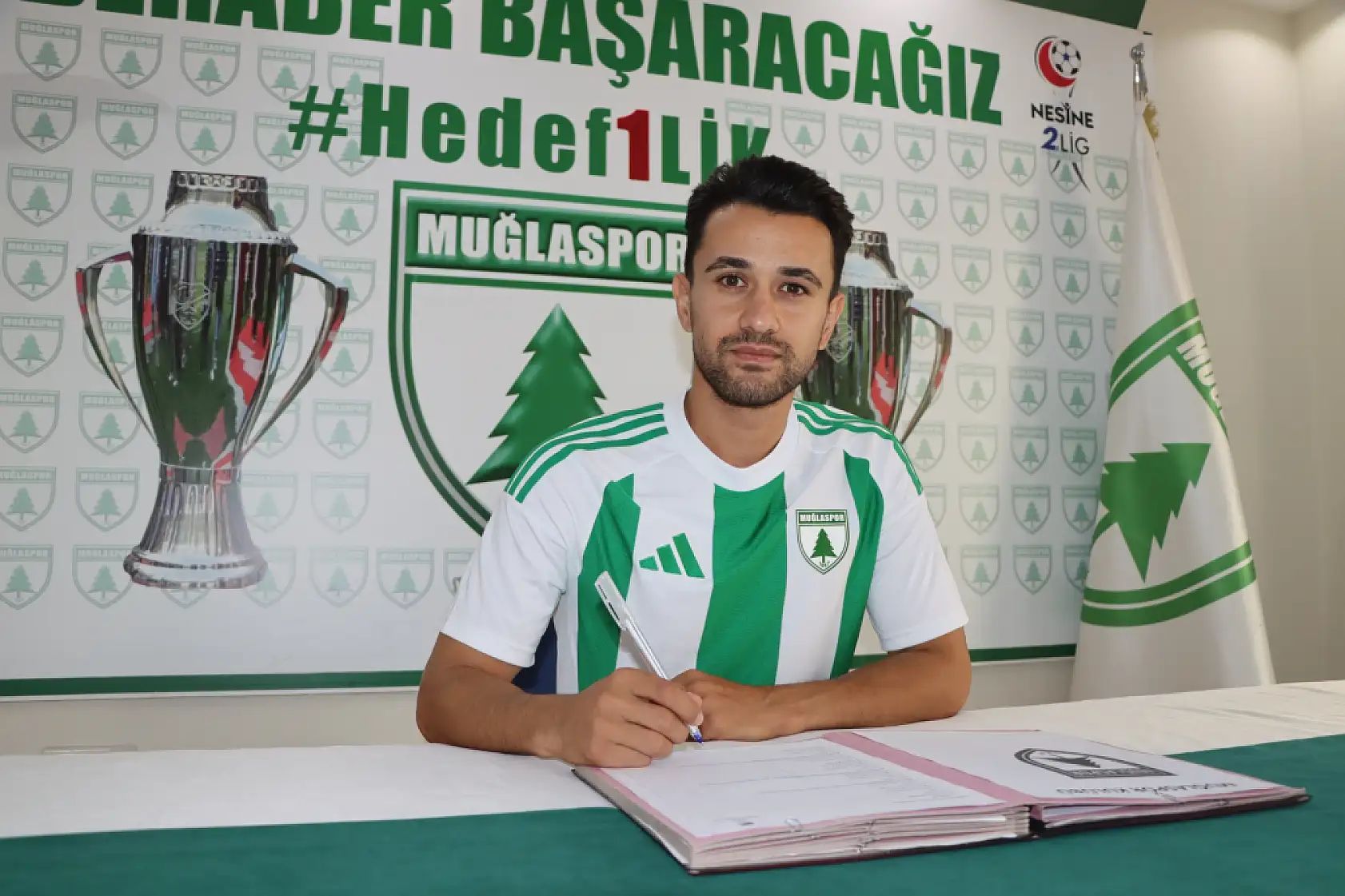 Yiğitali Bayrak Muğlaspor'da