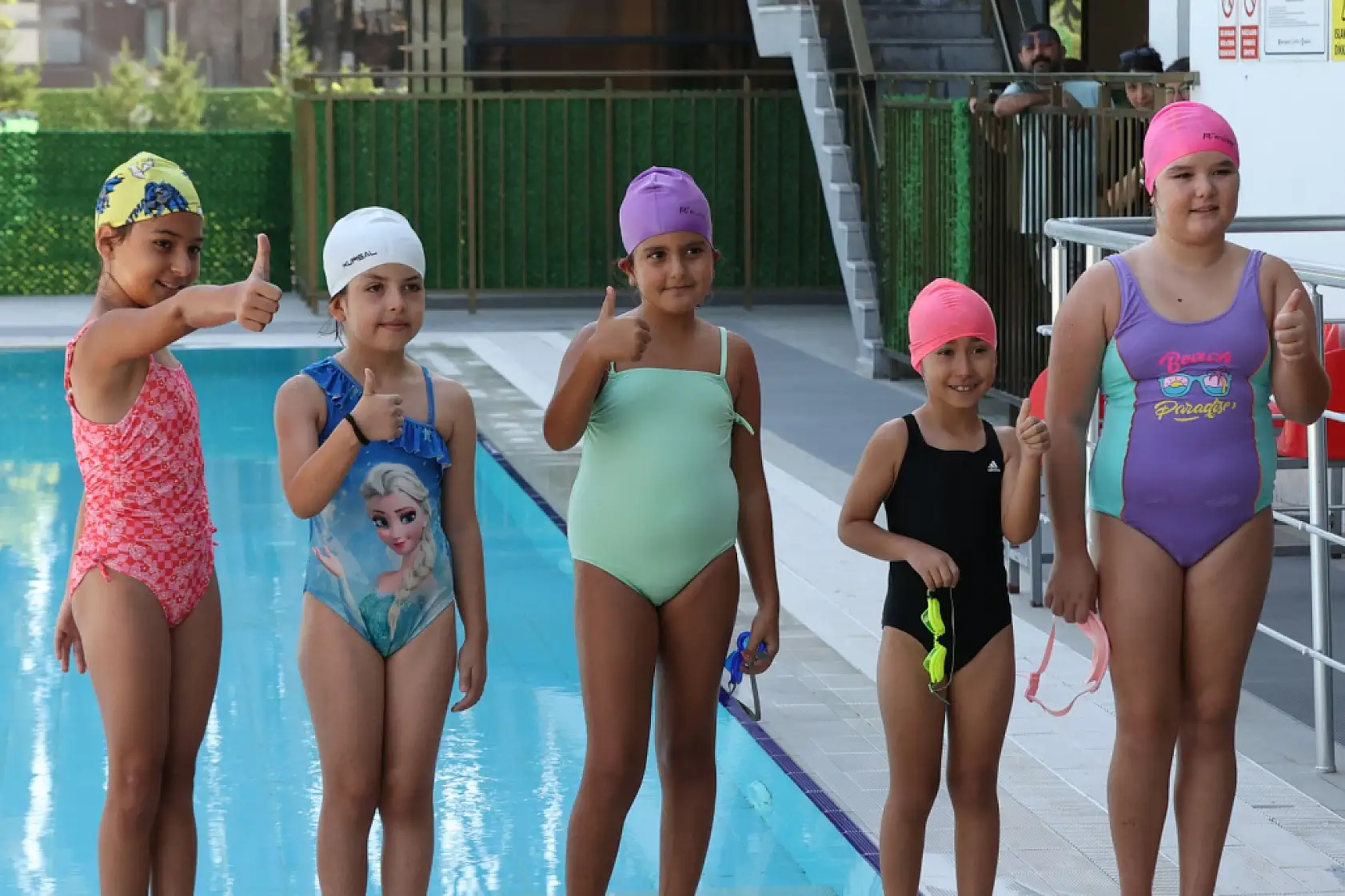 Büyükşehir'den Çocuklara Ücretsiz Yüzme Kursu Başladı