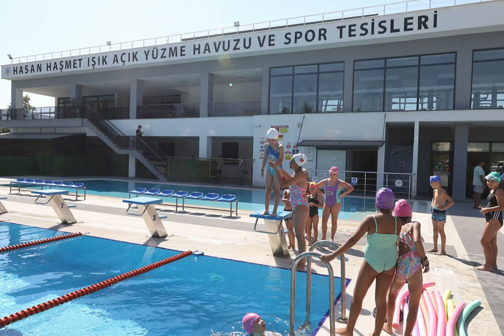 Büyükşehir'den Çocuklara Ücretsiz Yüzme Kursu Başladı