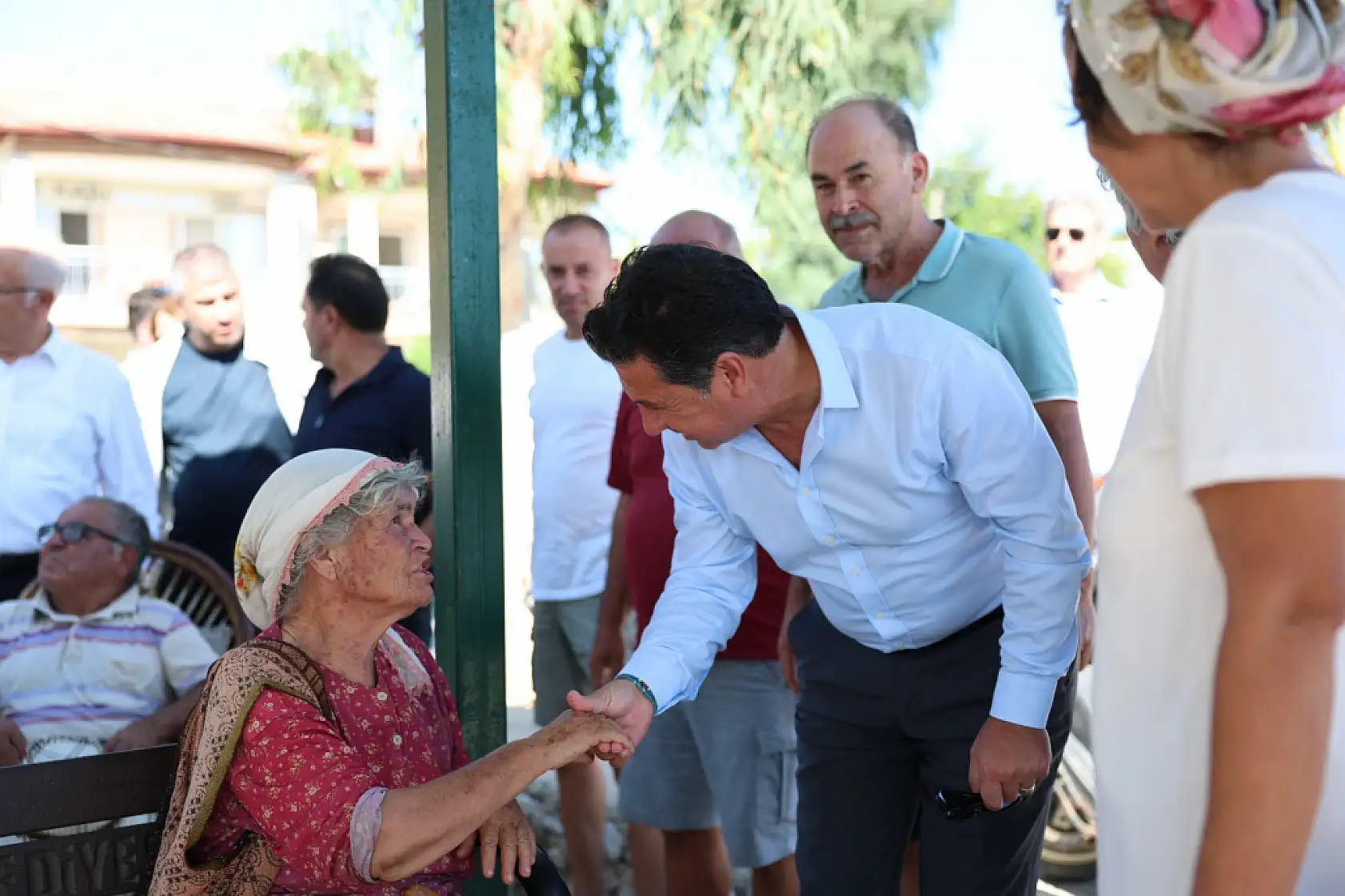 Başkan Aras Marmaris'te Vatandaşlarla Bir Araya Geldi