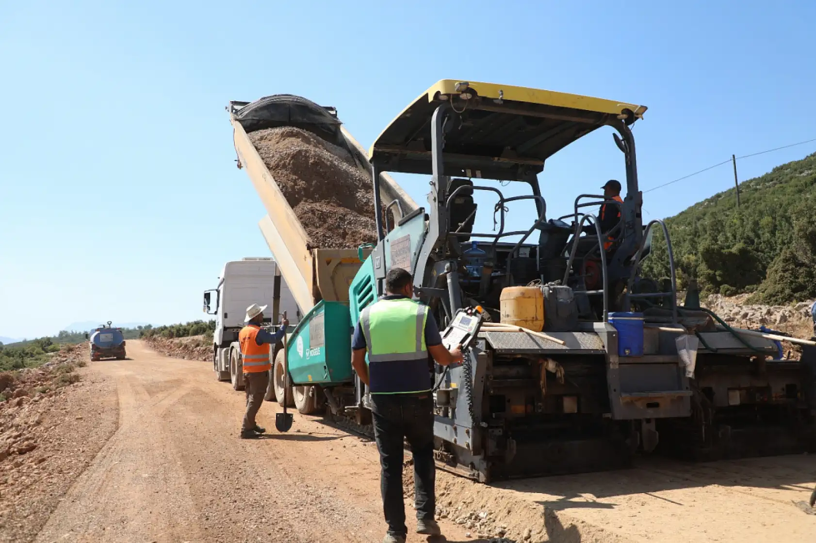 Büyükşehir'den Menteşe Kırsalına 36,5 Milyon TL'lik Yol Yatırımı