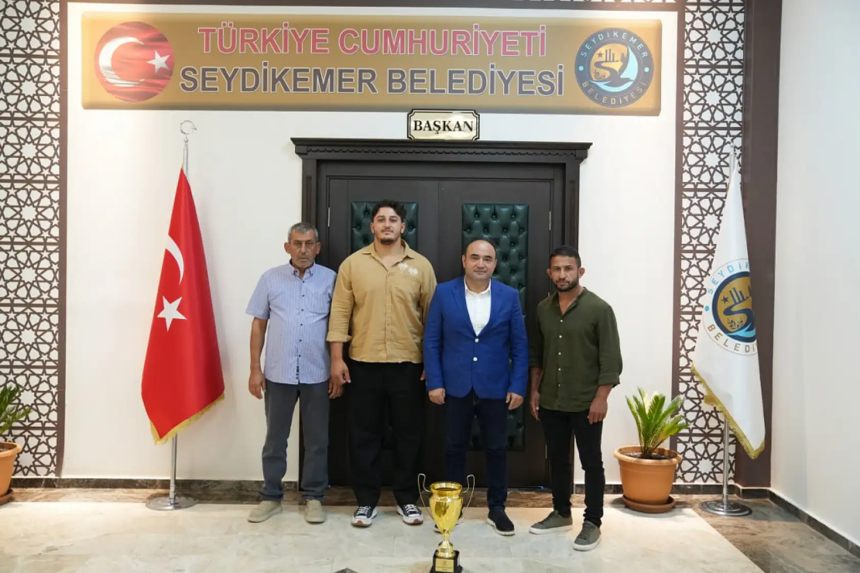 Dualı Çayırların Şampiyonu Ve Atom Karıncasından Başkan Akdenizli'ye Ziyaret