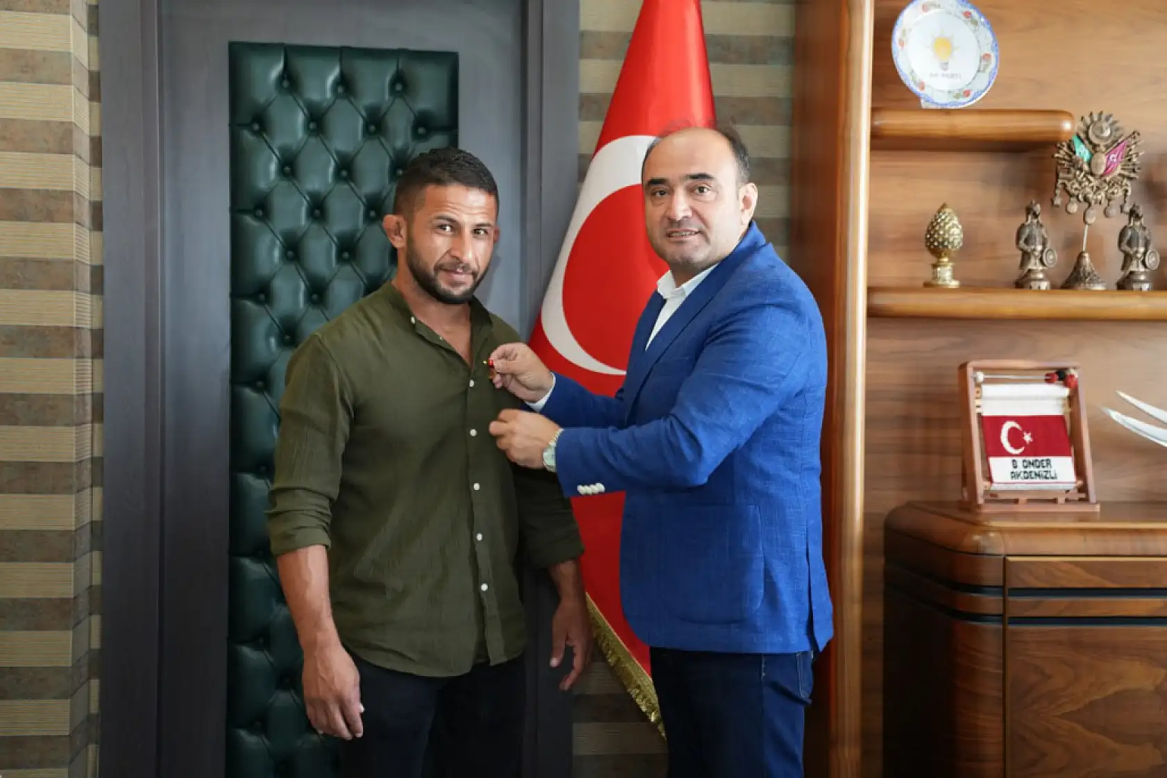 Dualı Çayırların Şampiyonu Ve Atom Karıncasından Başkan Akdenizli'ye Ziyaret