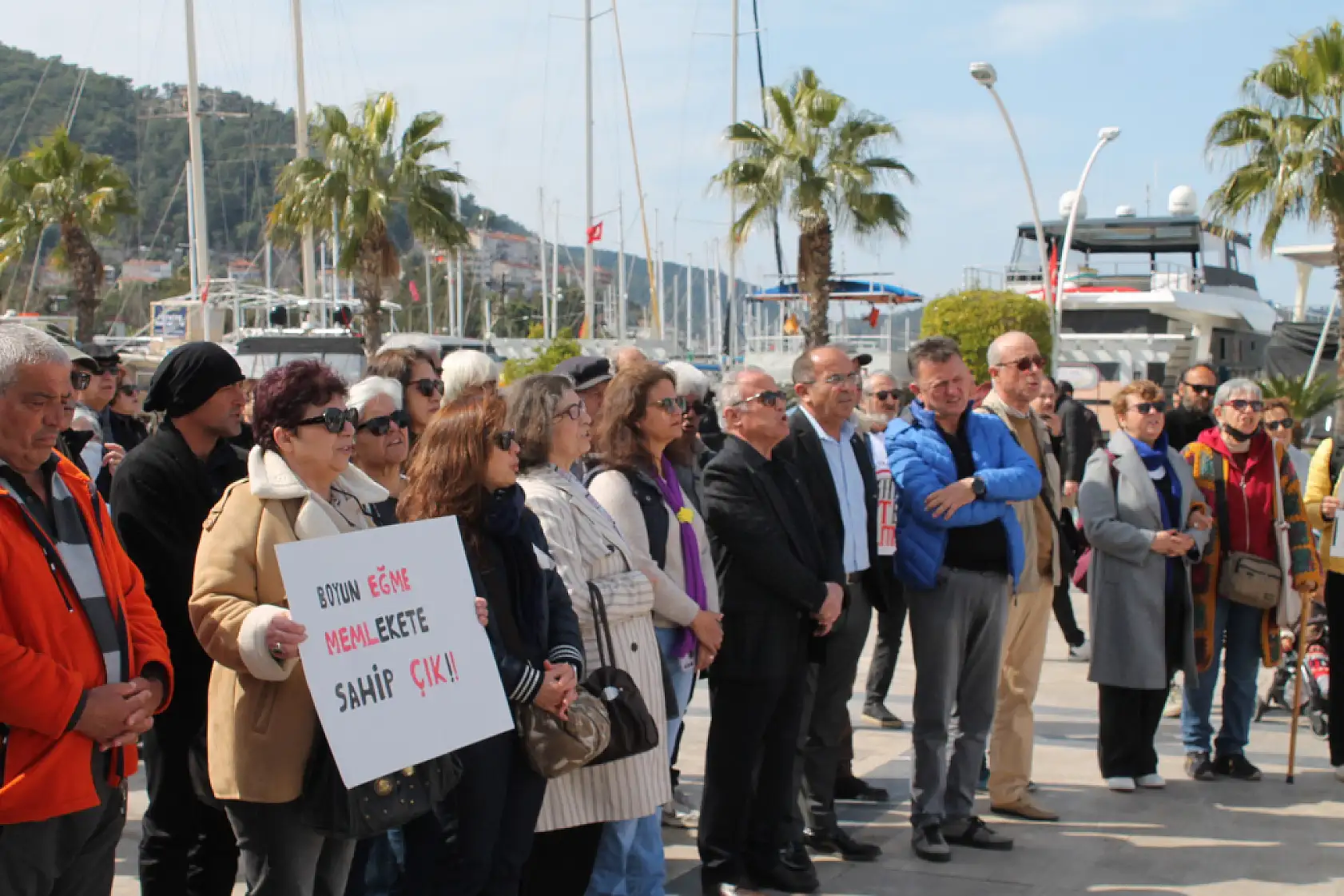 Fethiye'de 'Laik Eğitim, Laik Cumhuriyet İstiyoruz' Sloganıyla Yürüdüler