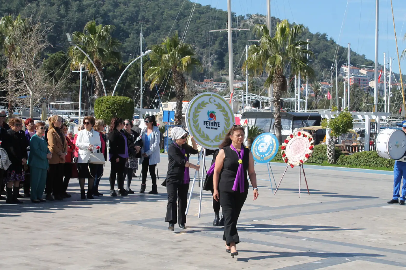 Fethiye'de 8 Mart Dünya Kadınlar Günü Çelenk Töreniyle kutlandı