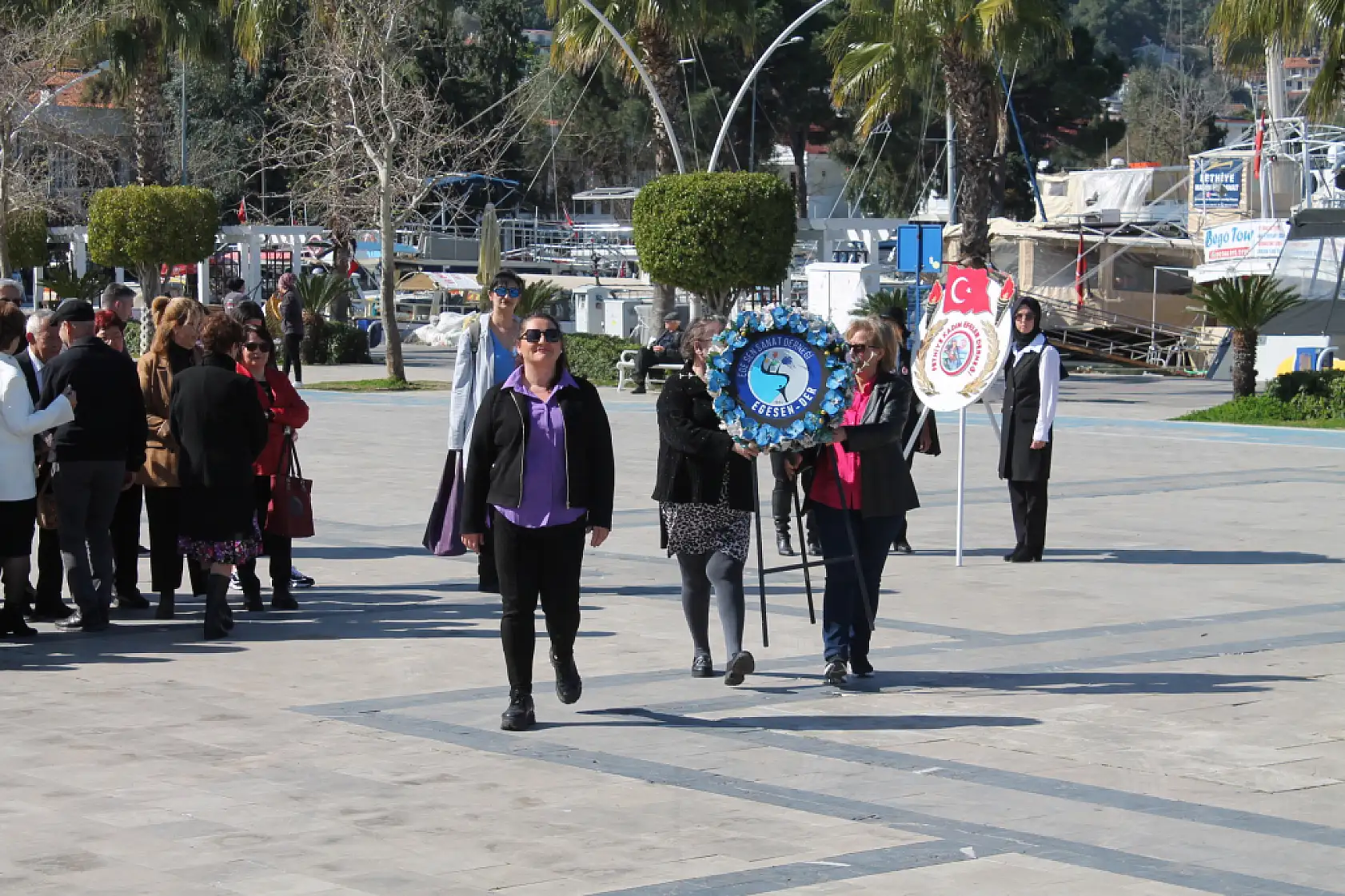 Fethiye'de 8 Mart Dünya Kadınlar Günü Çelenk Töreniyle kutlandı