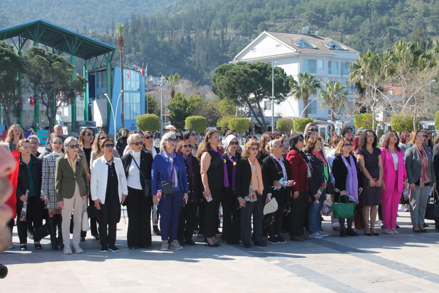 Fethiye'de 8 Mart Dünya Kadınlar Günü Çelenk Töreniyle kutlandı