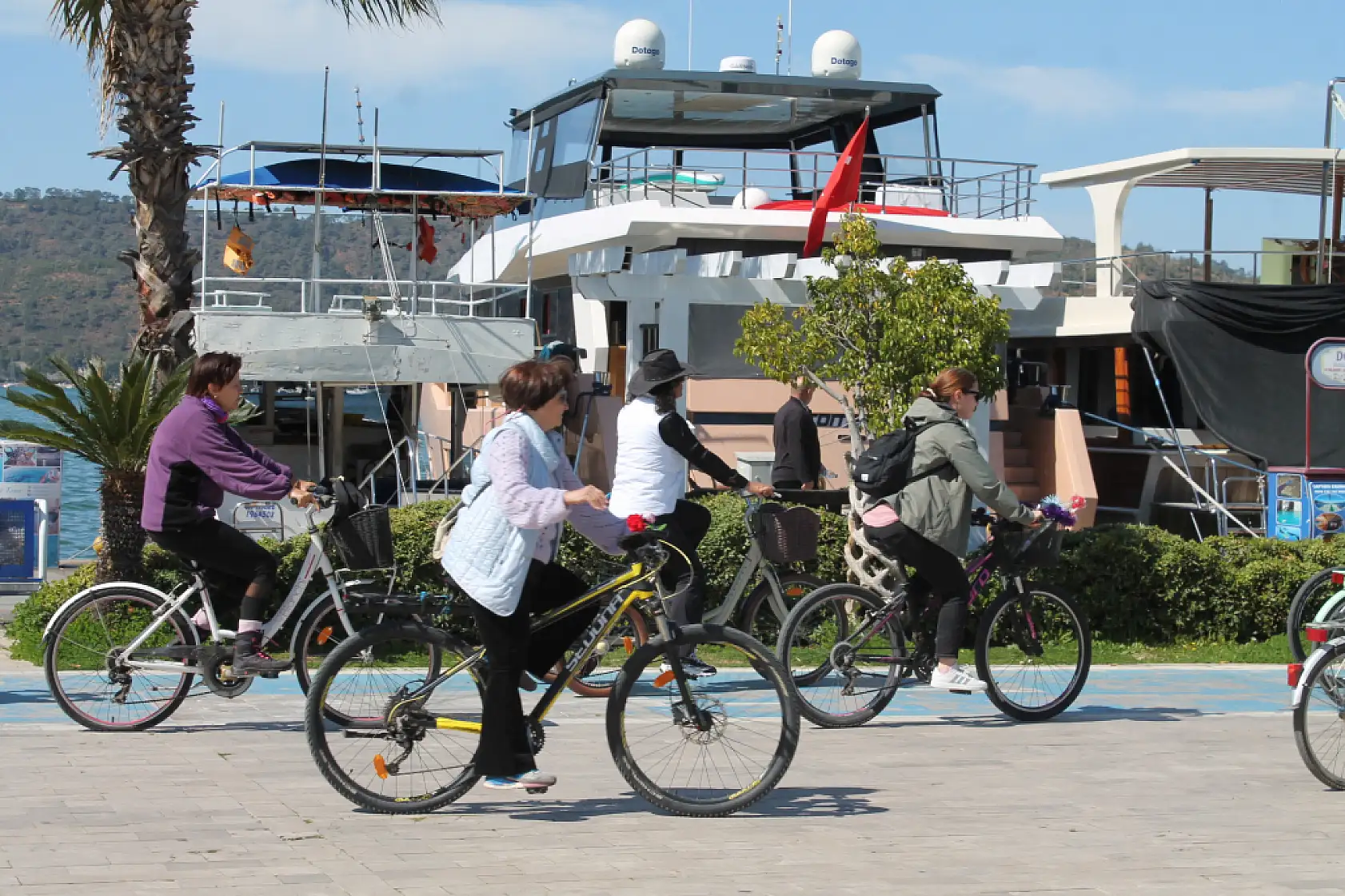 Fethiye'de 8 Mart Dünya Kadınlar Günü'nde Pedal Çevirdiler