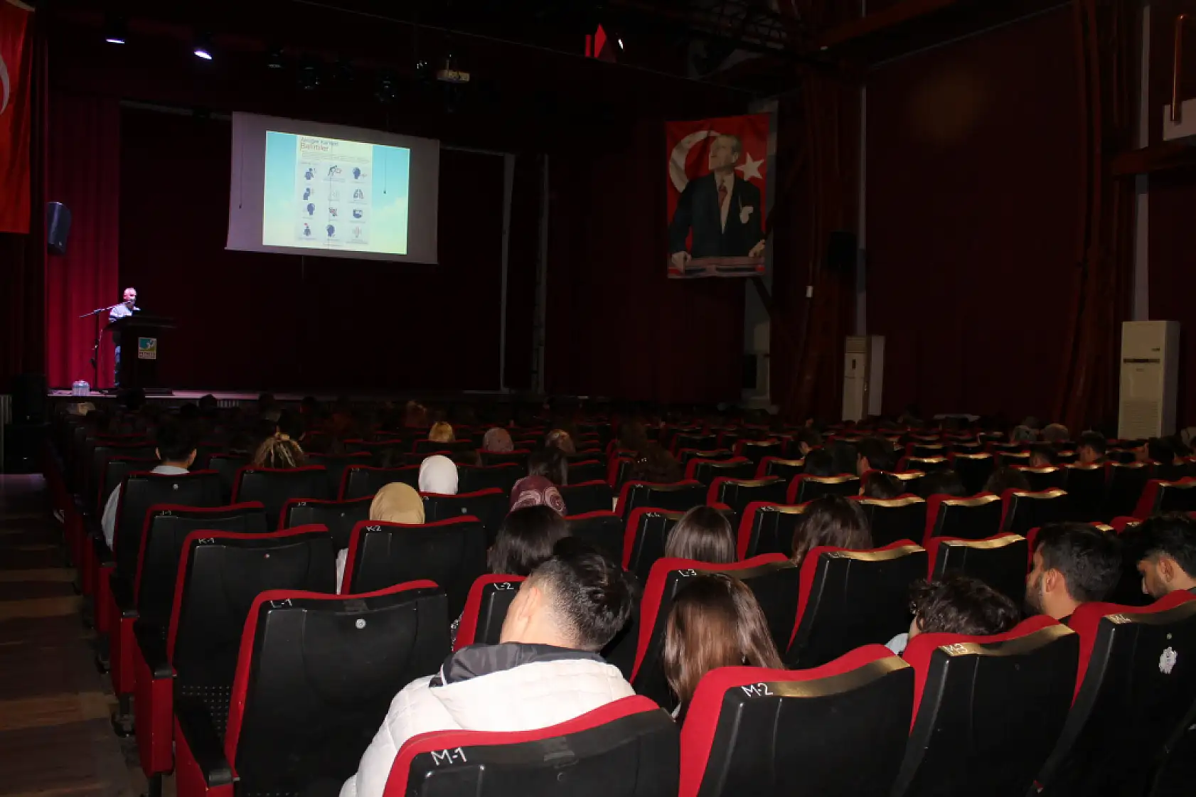 Fethiye'de 'Kanseri Bil, Önle, Yaşa' konulu konferans düzenlendi