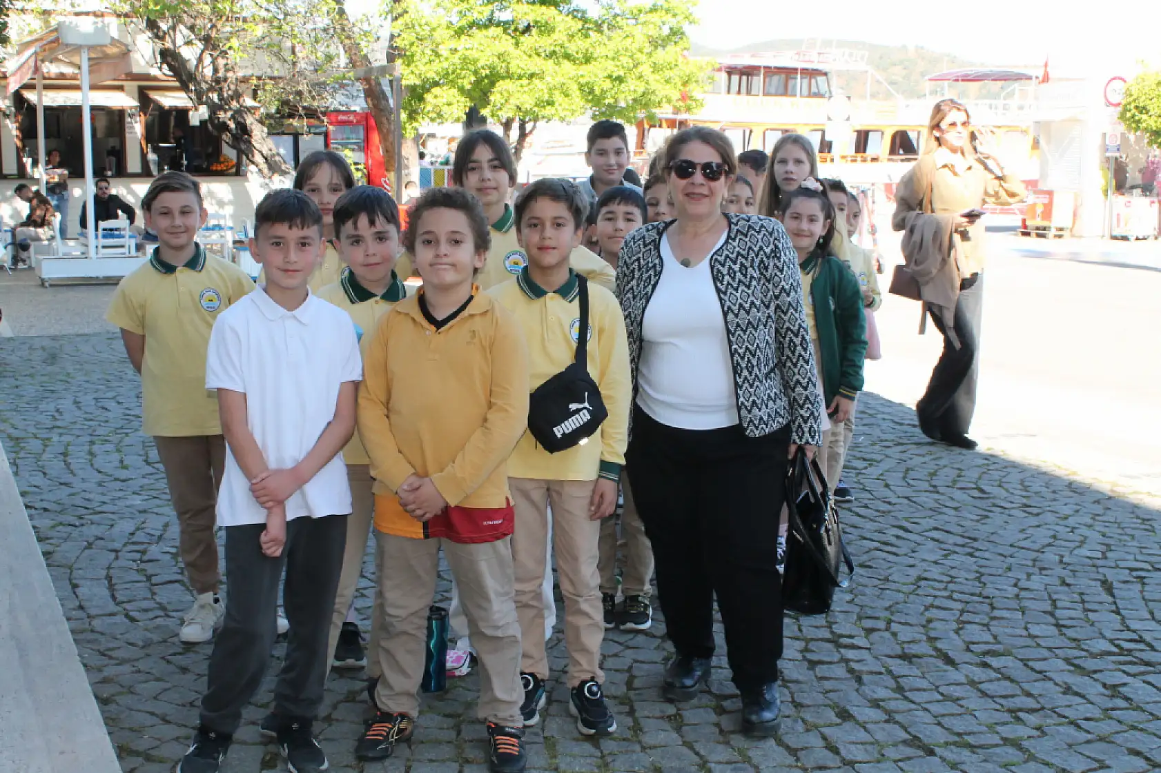 Fethiye'de Minik Kalemler imza günü düzenlendi