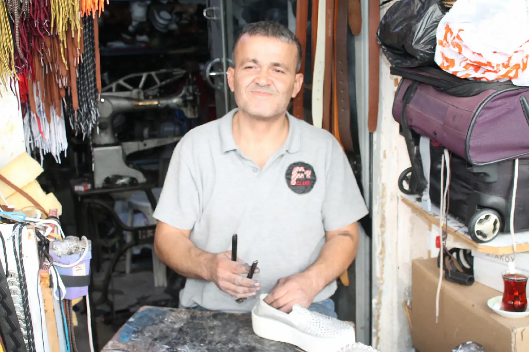 Fethiye'de ayakkabı tamircisi Uysal, 'Mesleğin geleceği tehlikede'