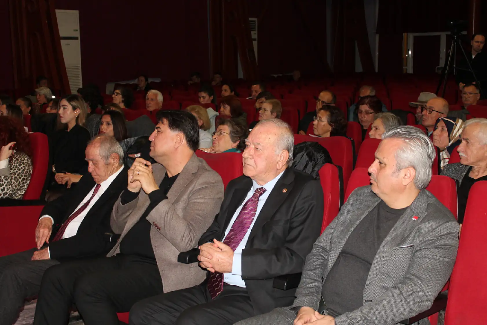 CHP Fethiye'den 'Siyasette Karar Alma Süreçlerinde Kadın Temsiliyeti' Paneli