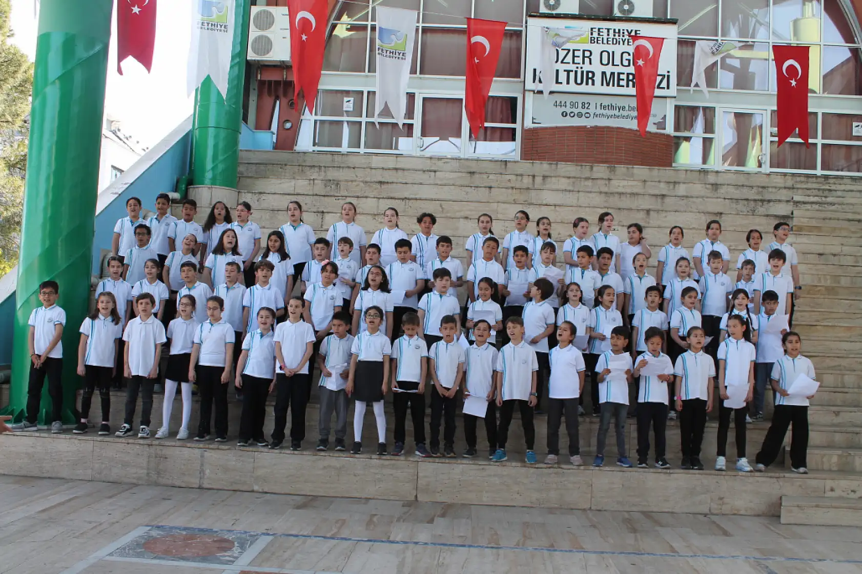 Fethiye Gazi İlkokulu Öğrencilerinden Çevre Temizliği Resim Sergisi