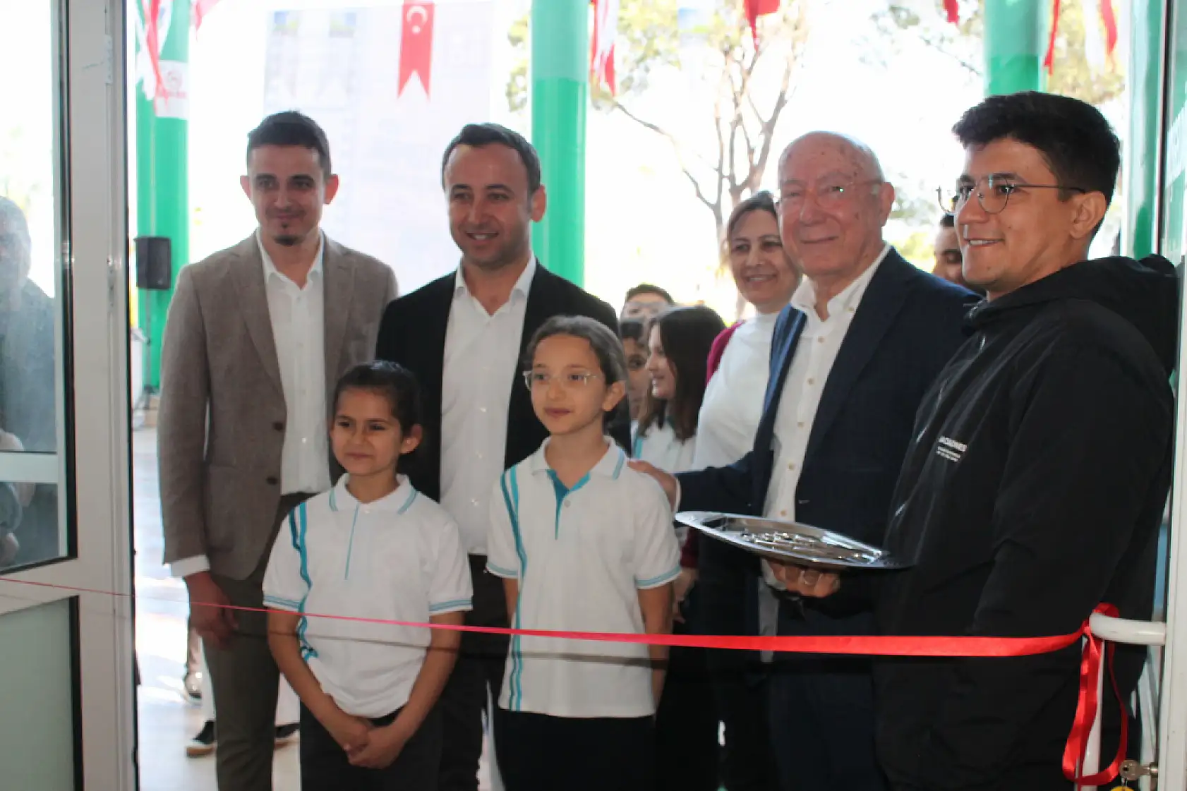 Fethiye Gazi İlkokulu Öğrencilerinden Çevre Temizliği Resim Sergisi