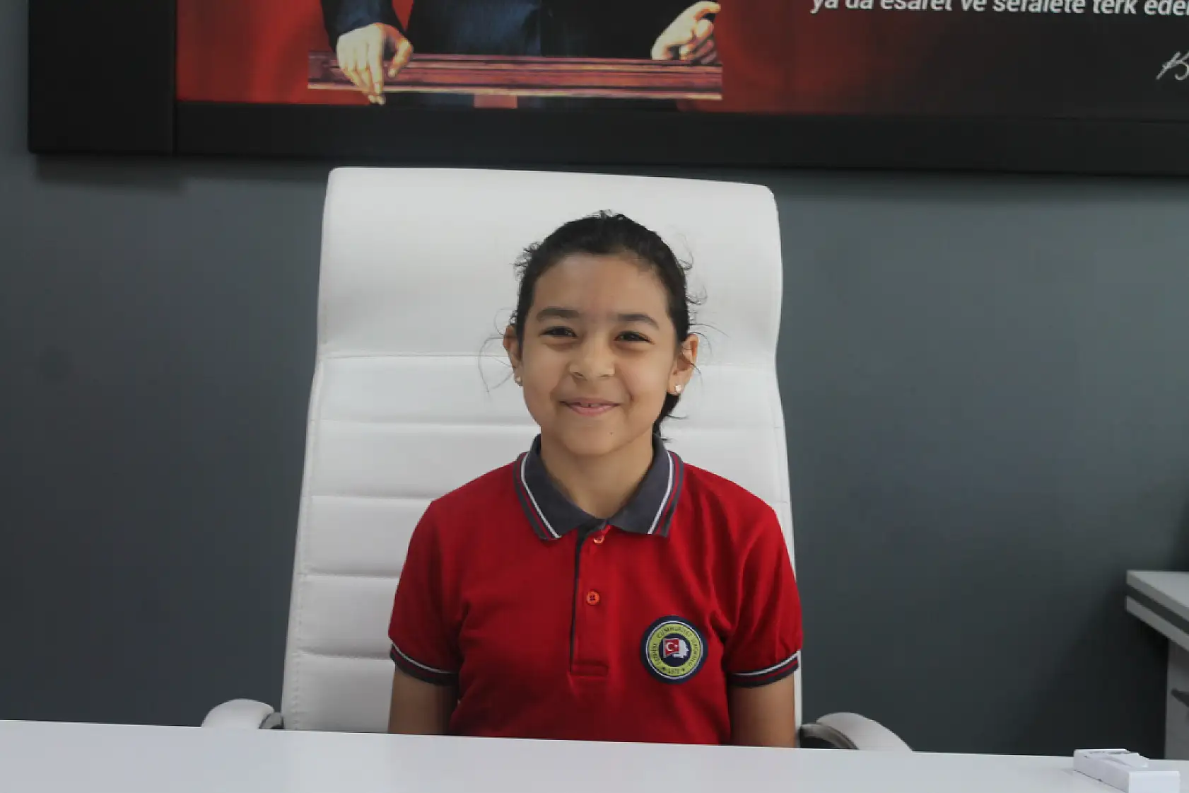 Fethiye İlçe Milli Eğitim Müdürü Kaya, koltuğunu öğrencilere bıraktı