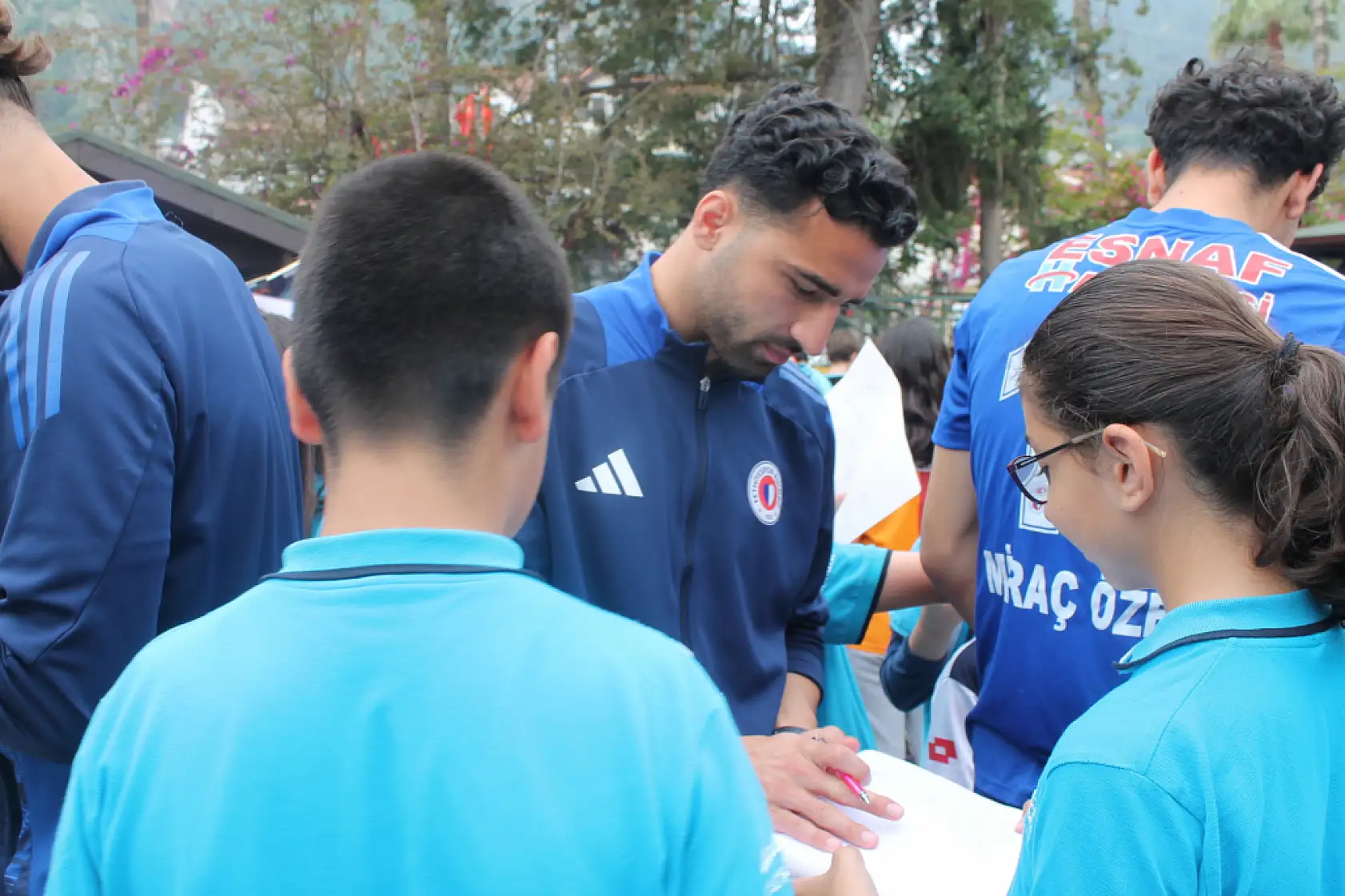 Fethiyespor, Merkez Atatürk Ortaokulu Öğrencileri İle Futbol Maçında Karşılaştı