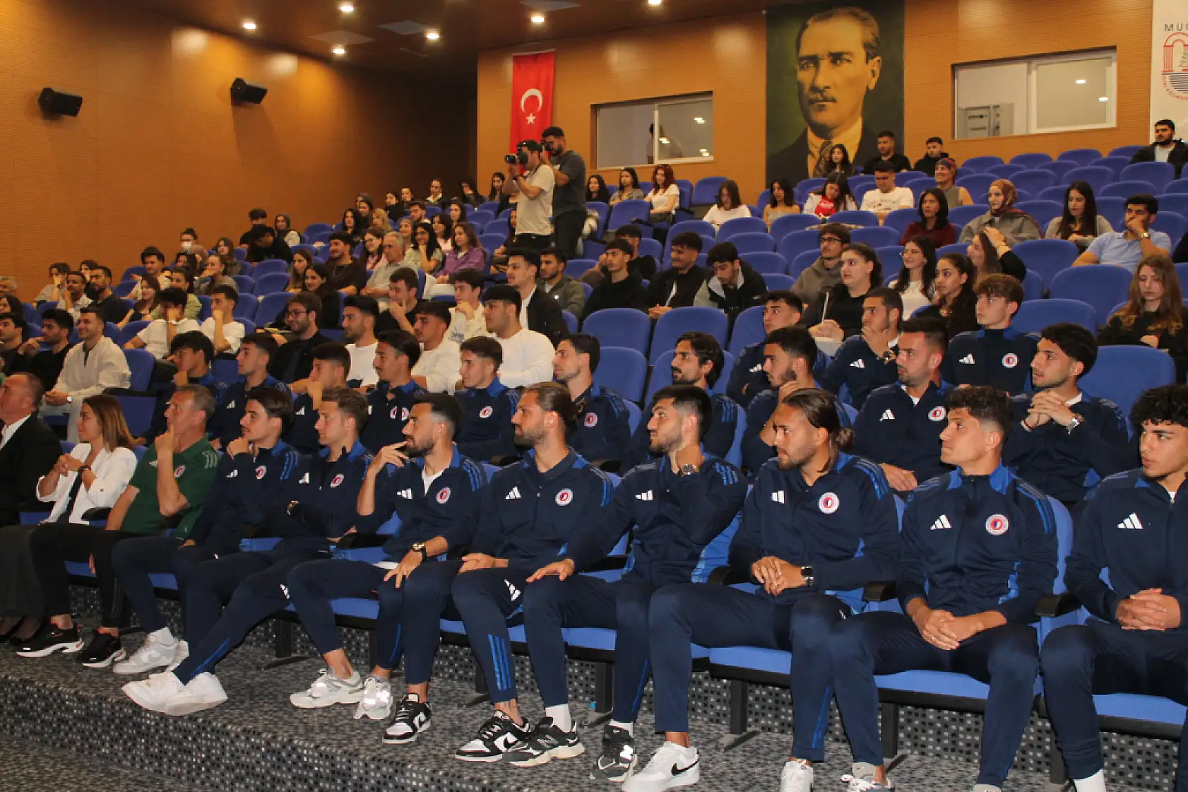Fethiyespor, İşletme Fakültesi öğrencileri ile söyleşi gerçekleştirdi