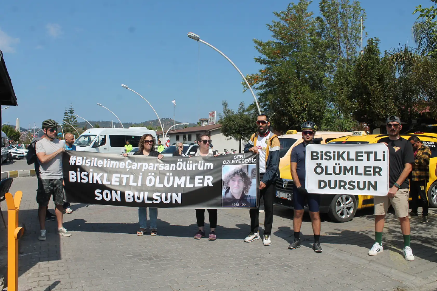 Fethiye'de Bisikletçi Özgür Alkan anısına saygı etkinliği düzenlendi
