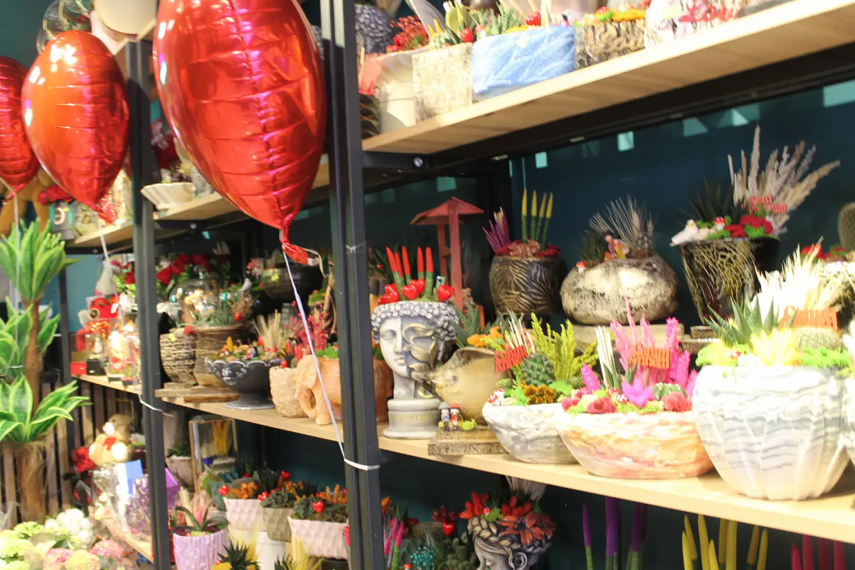 Fethiye'de Çiçekçiler Anneler Günü Öncesi Yoğunluğa Hazır