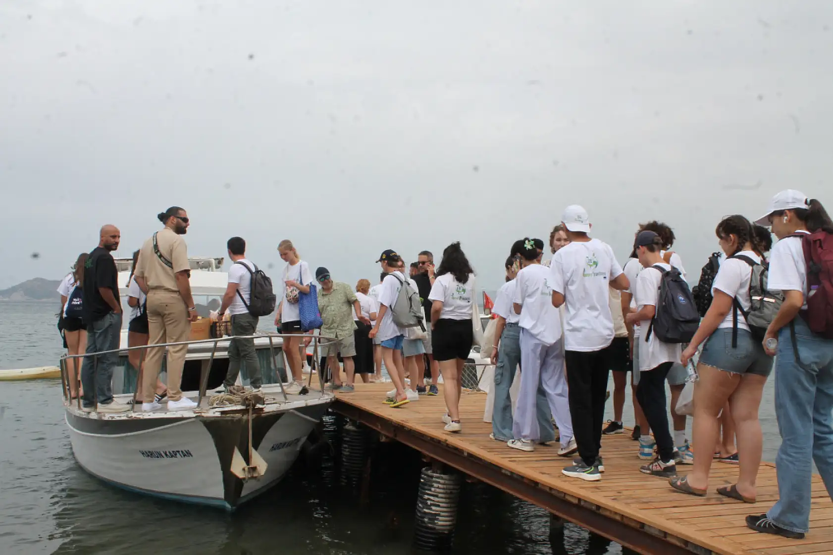 Fethiye Şövalye Adası'nda Yabancı Ülkeden Gelen Öğrenciler Temizlik Yaptı