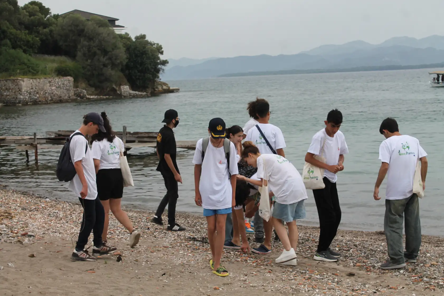 Fethiye Şövalye Adası'nda Yabancı Ülkeden Gelen Öğrenciler Temizlik Yaptı