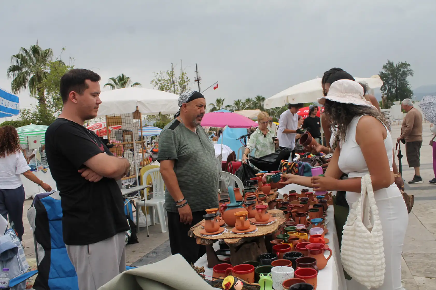 Fethiye Beşkaza Meydanı'nda FETAV Tarafından Anneler Günü Kutlaması