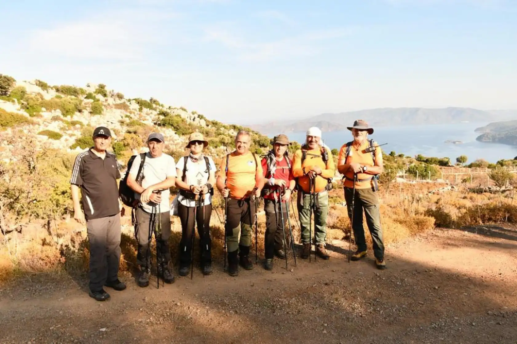 128 doğasever Marmaris'in doğasında yürümek için geldi
