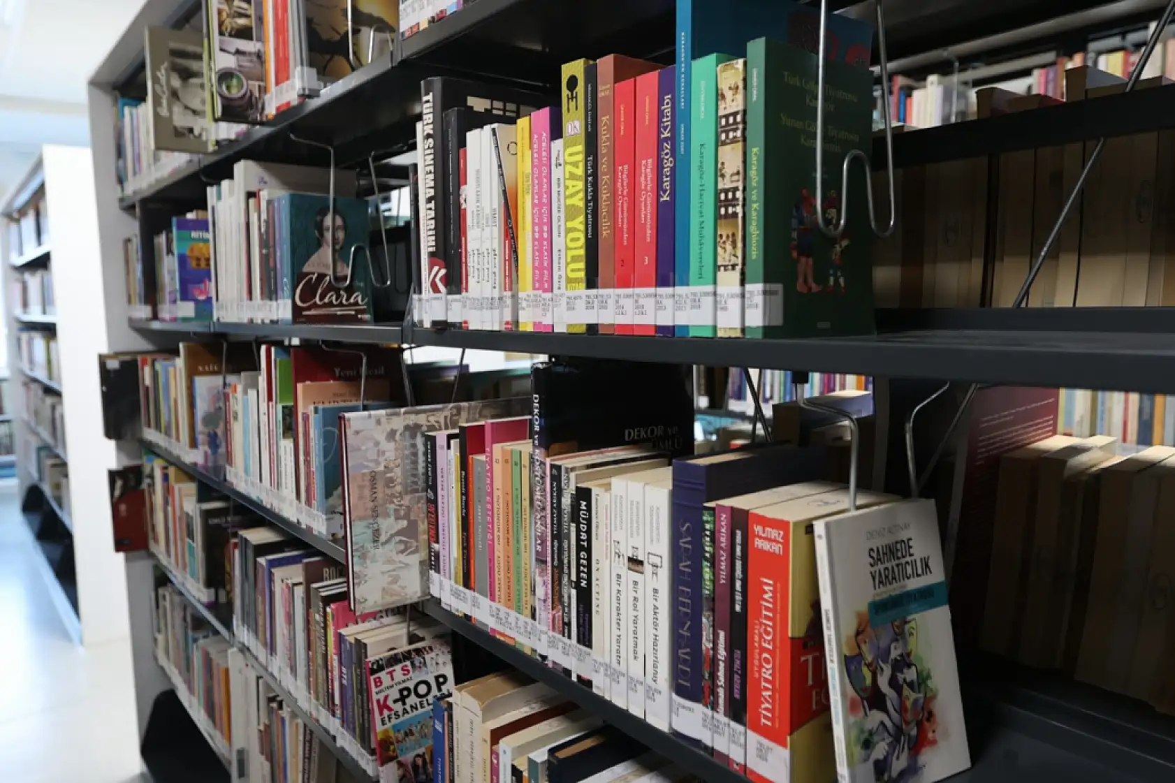 Muğla okuyor, Muğla paylaşıyor: Büyükşehir'in kitap kampanyasına yoğun ilgi