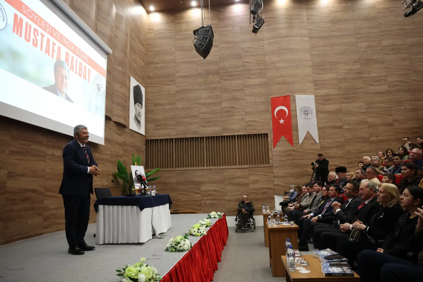 Muğla'da Cumhuriyet ve Demokrasi Üzerine Anlamlı Buluşma