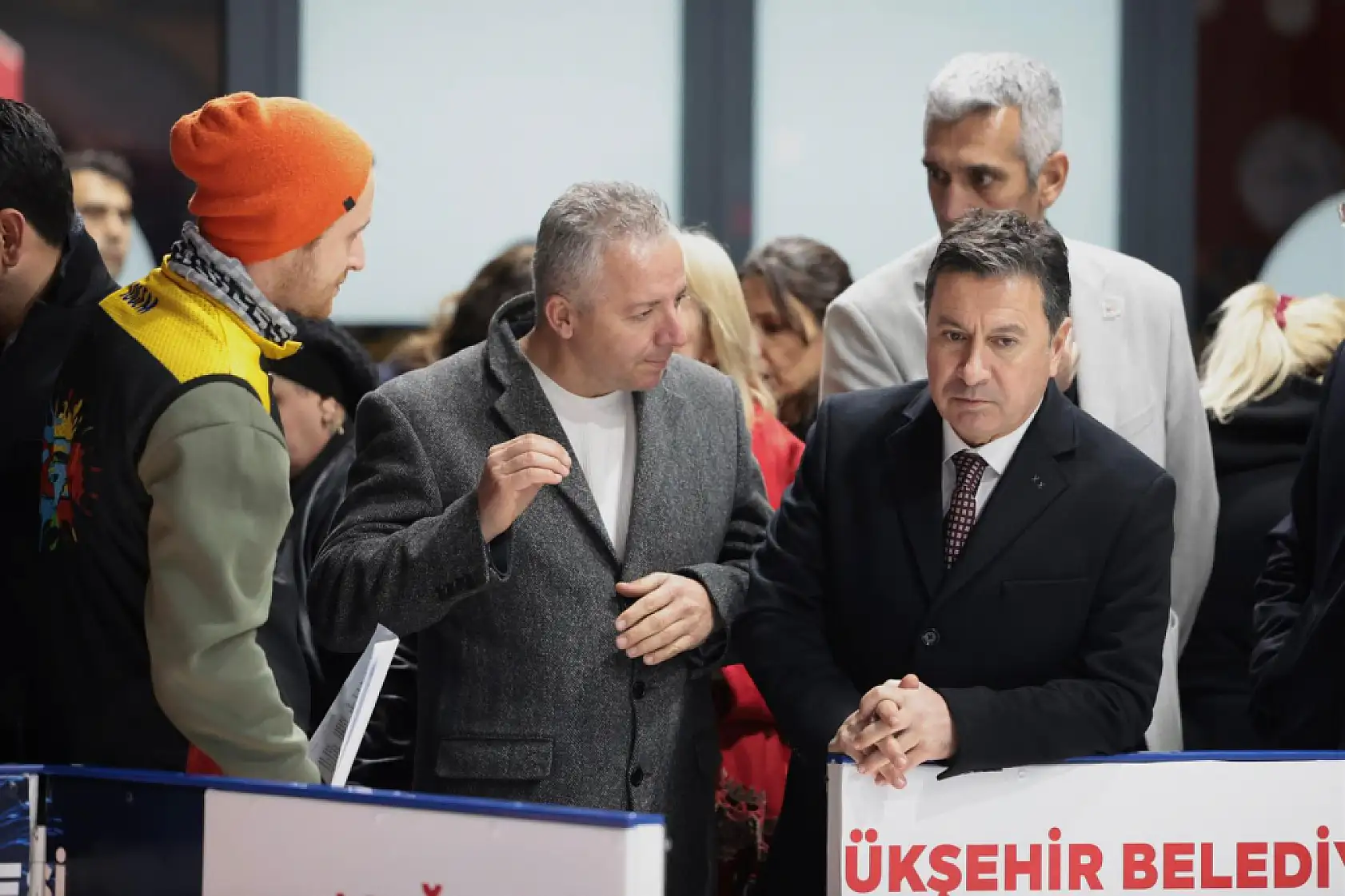 Muğla'da Yeni Yıl Coşkusu Buz Paten Pistiyle Başladı