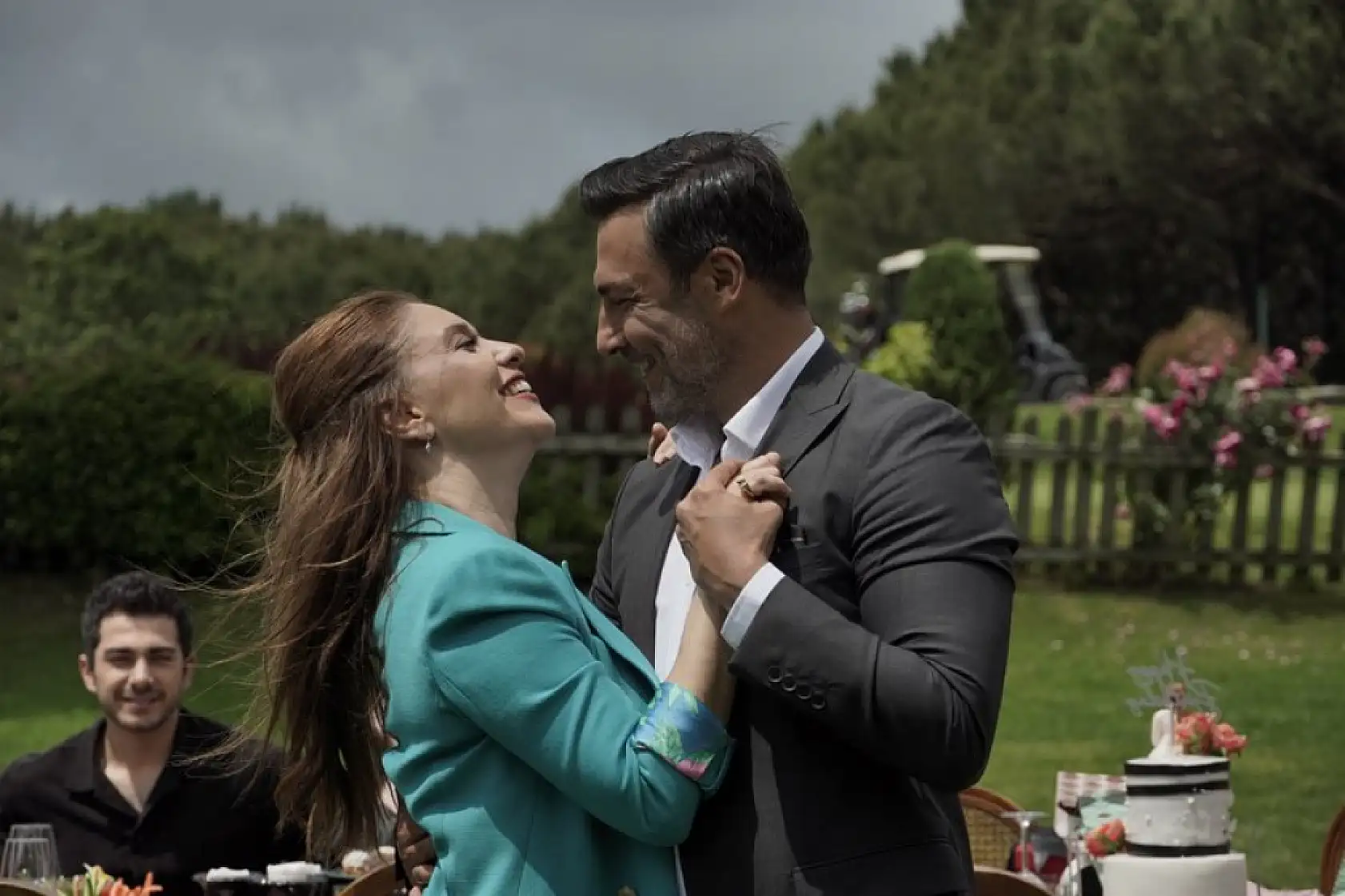 Kızılcık Şerbeti'nde Fırtına Kopuyor: Sürpriz Ayrılıklar ve Yeni Başlangıçlar!