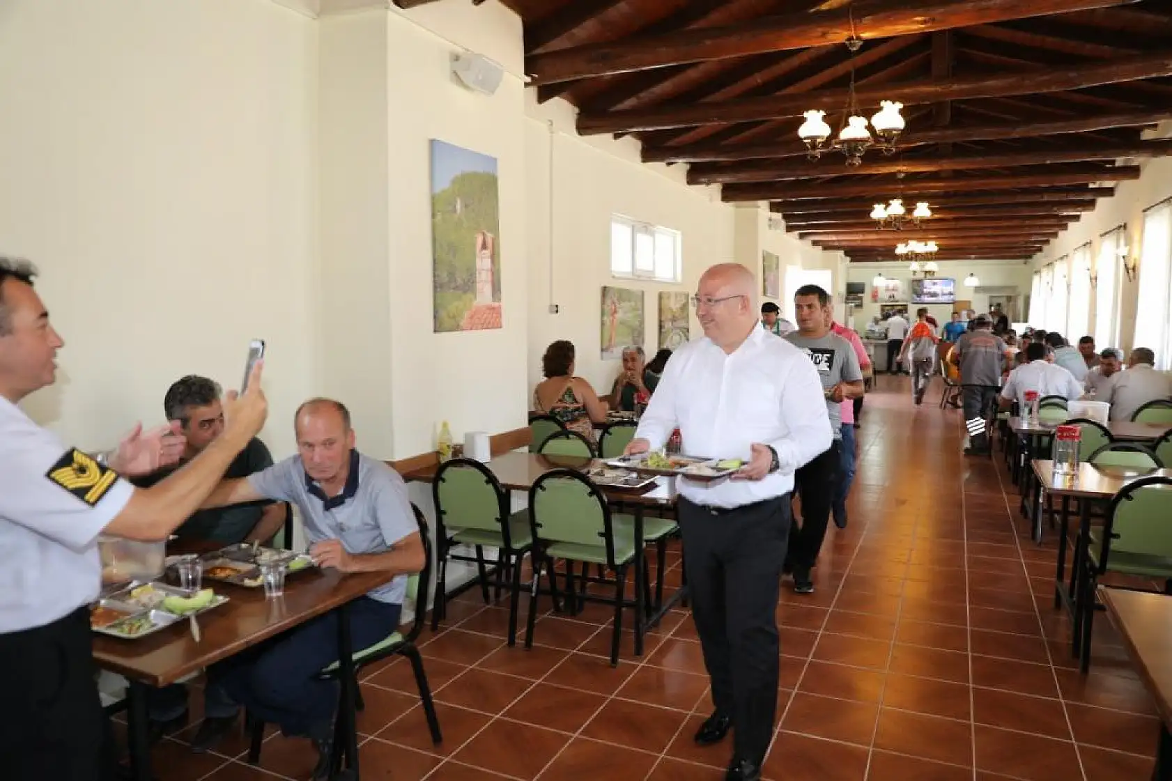 Aşevinde Ocaklar Vatandaş İçin Kaynıyor