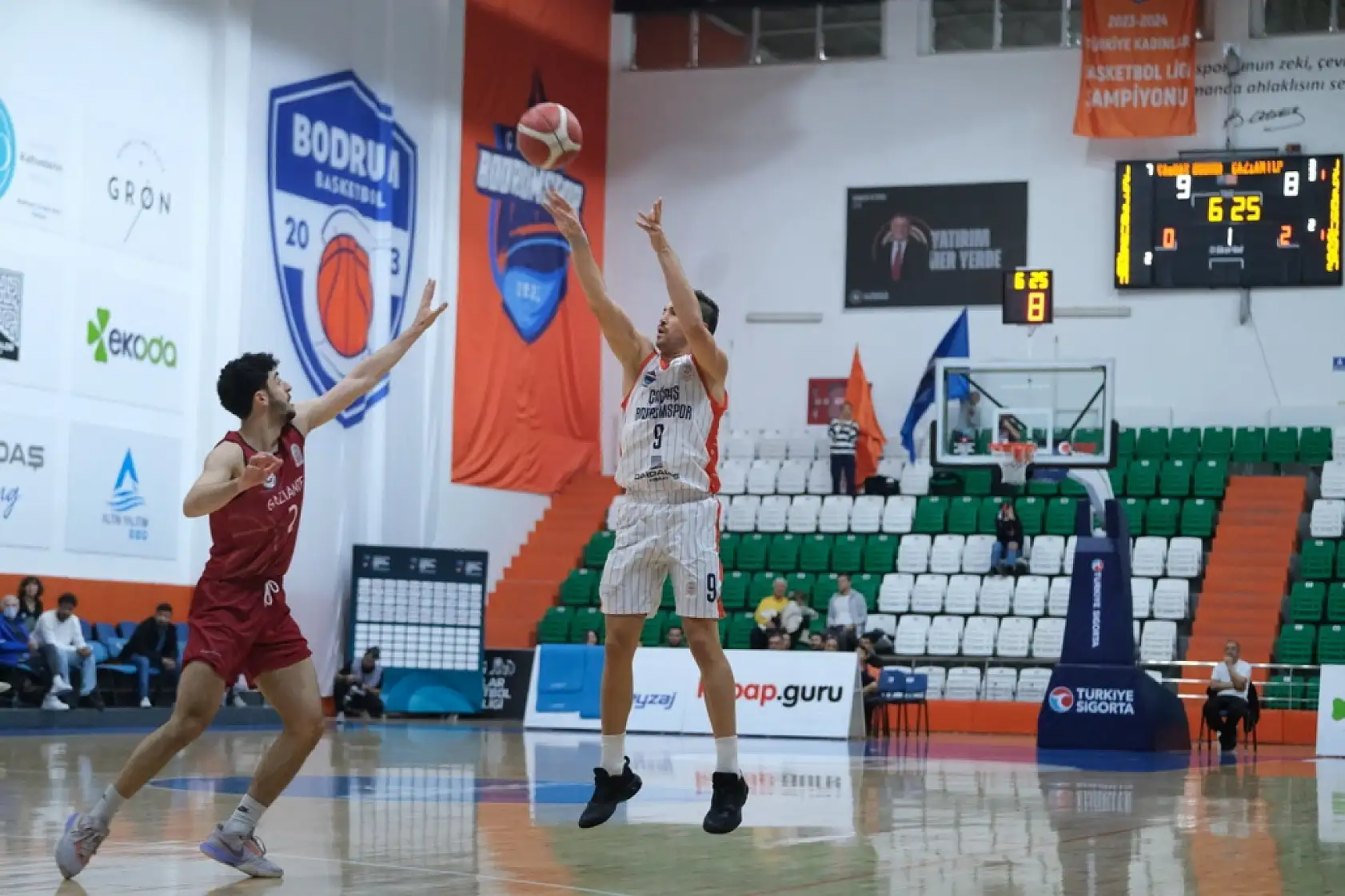 Çağdaş Bodrum Spor, Gaziantep Basketbol Karşısında Yıldızlaşan Performansıyla Galibiyete Ulaştı