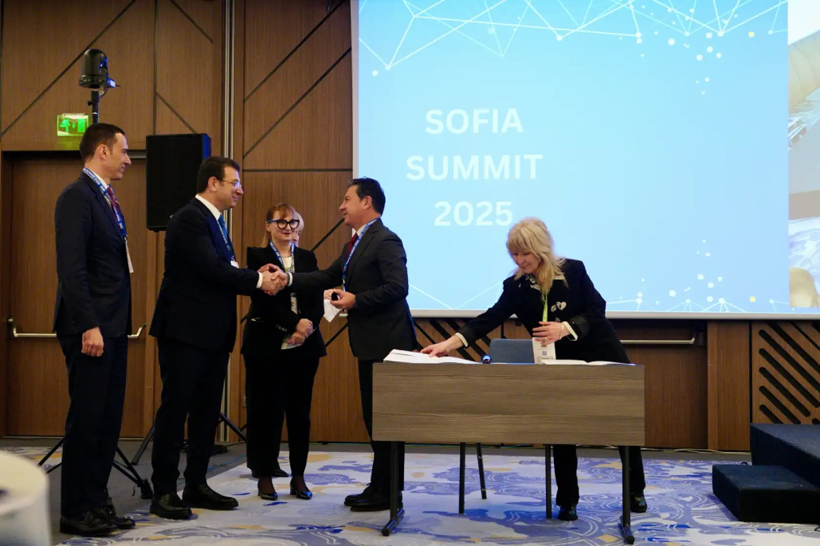 Başkan Aras B40 Zirvesi İçin Sofya'ya Gitti