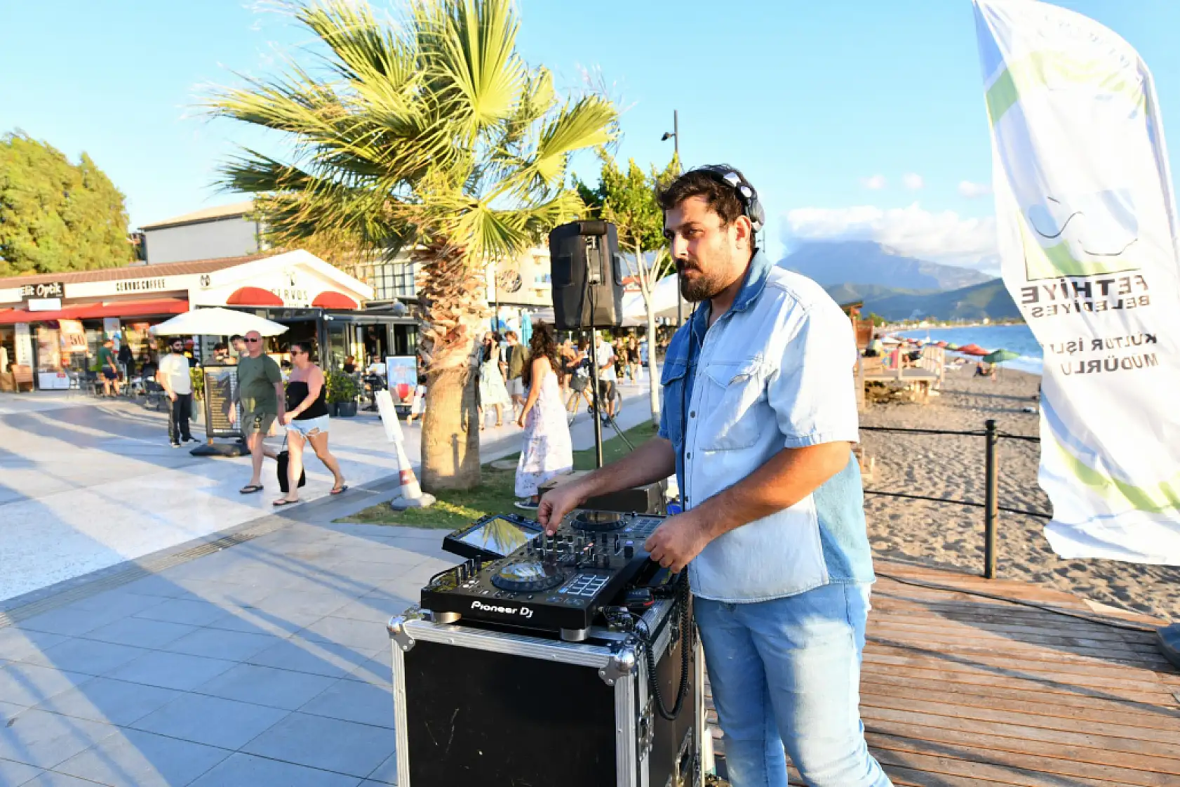 Çalış Sahil Bandı'nda bisiklet sürdüler