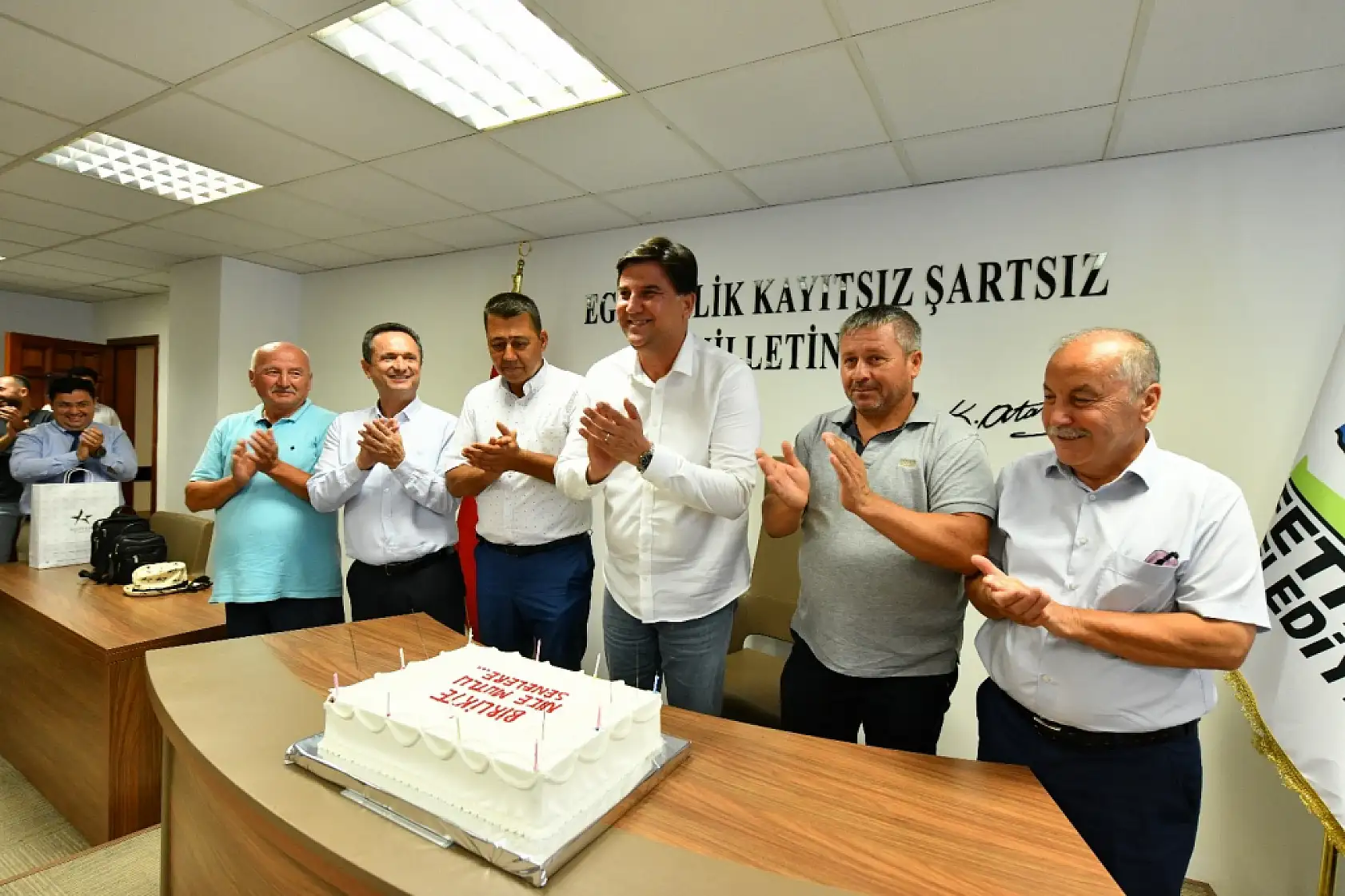 Başkan Karaca'ya doğum günü sürprizi