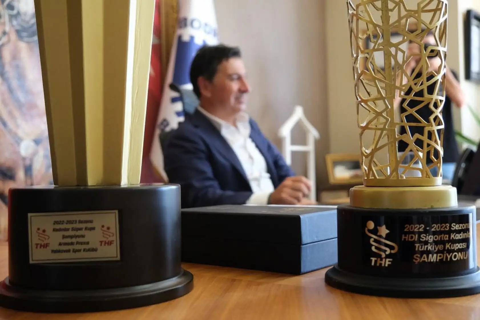 Hentbolcular Kaymakam ve Belediye Başkanı ile Buluştu