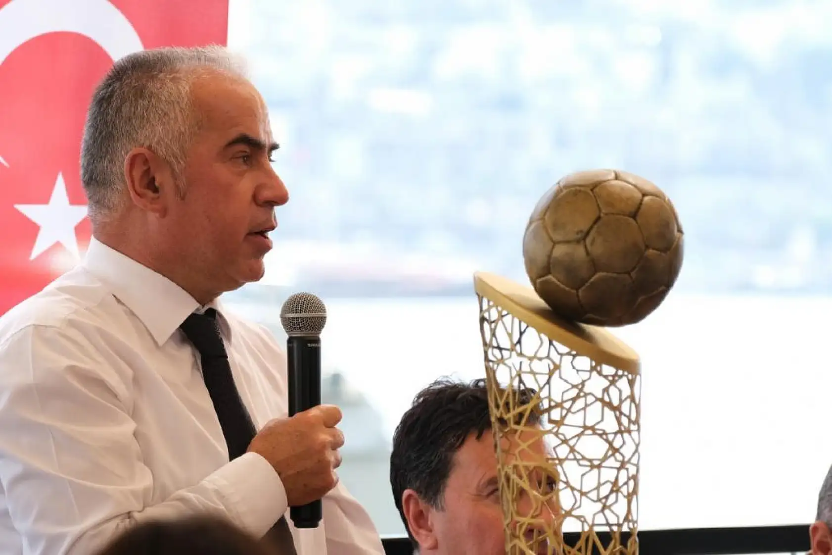 Hentbolcular Kaymakam ve Belediye Başkanı ile Buluştu