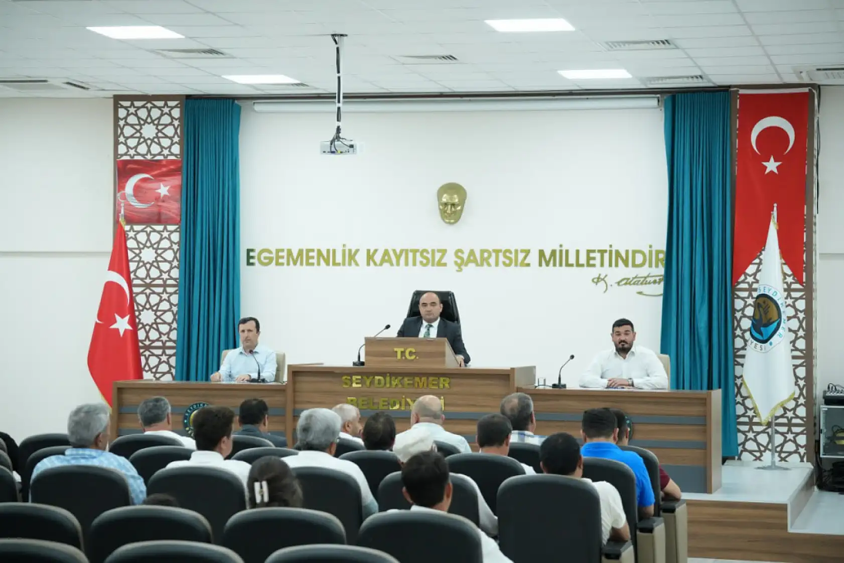 Seydikemer Belediye Meclisi Temmuz Ayı Toplantısında Şehitler Dualarla Anıldı