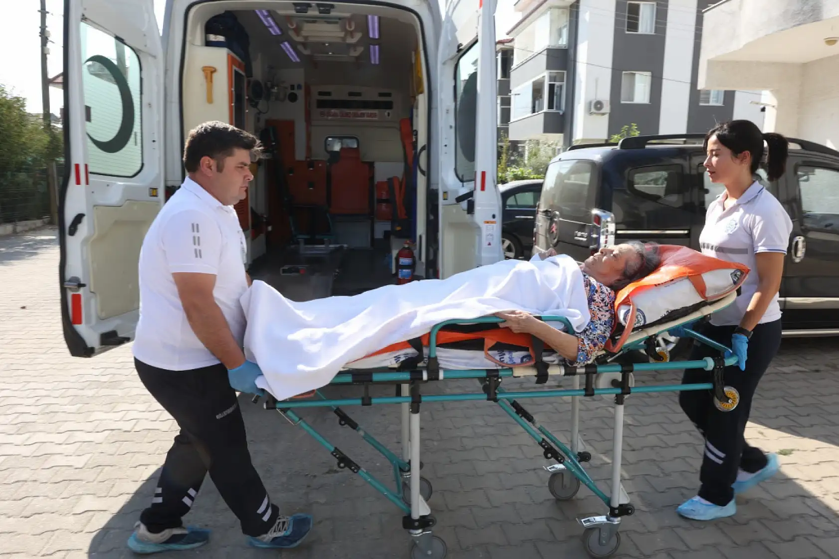 10 Yıldır Felçli Olan Annesi İçin Büyükşehir Seferber Oldu