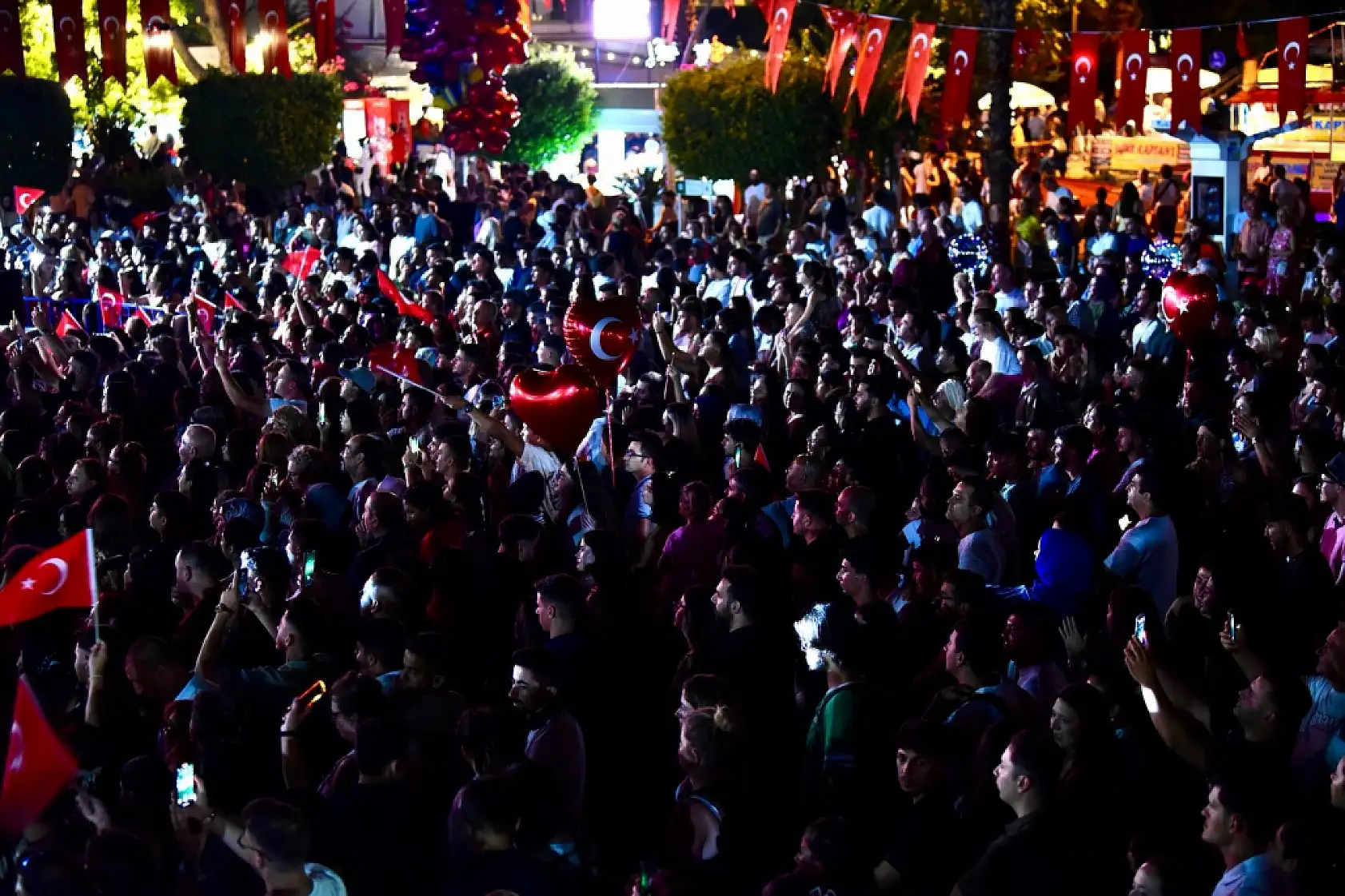 Fethiye'de Tuğba Yurt'tan Muhteşem Konser